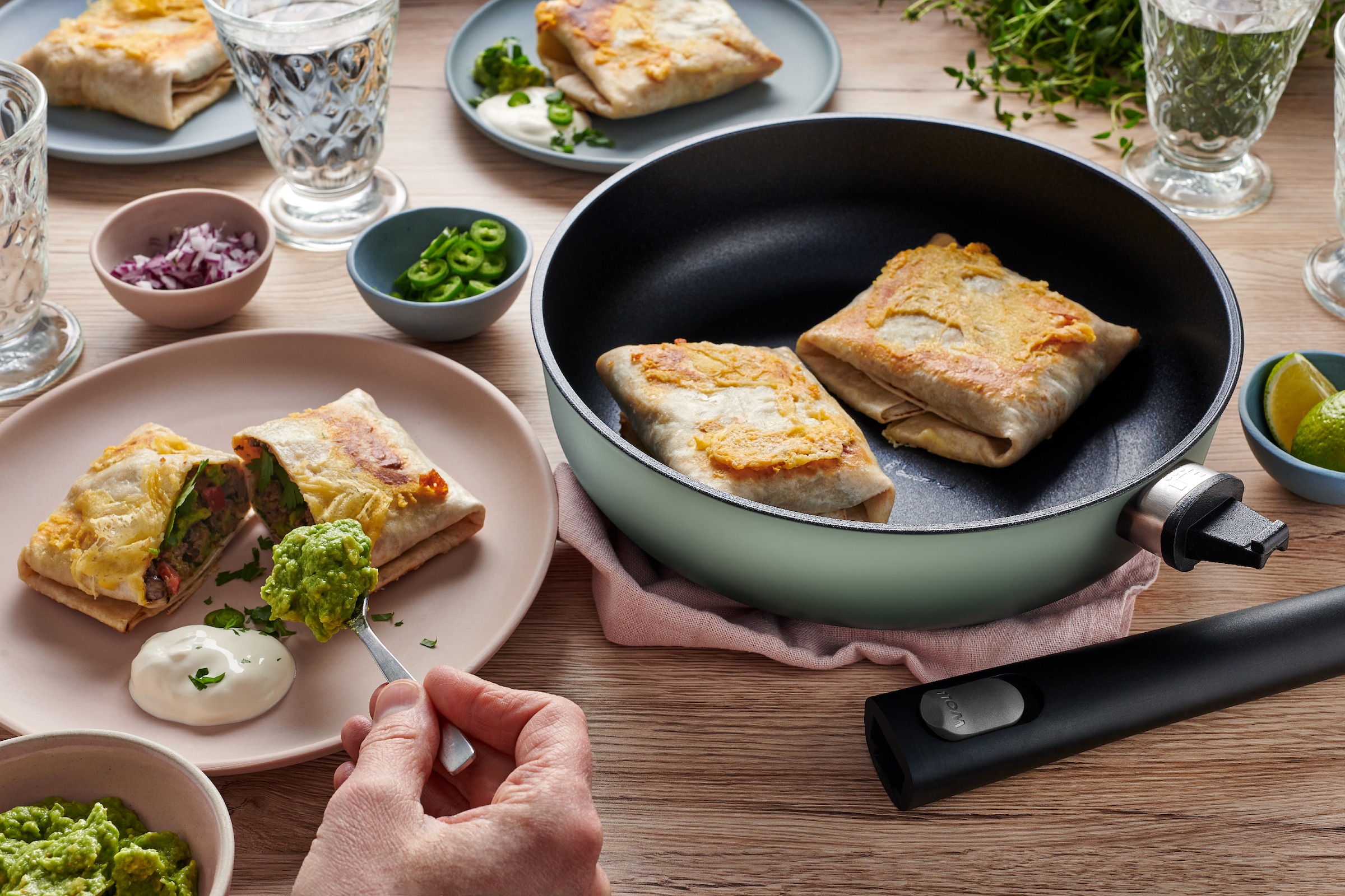 WOLL MADE IN GERMANY Bratpfanne »Ecolour, Hochrandpfanne Ø 28 cm inkl. Deckel« Aluminiumguss Set, 2 tlg. abnehmbarer Stiel