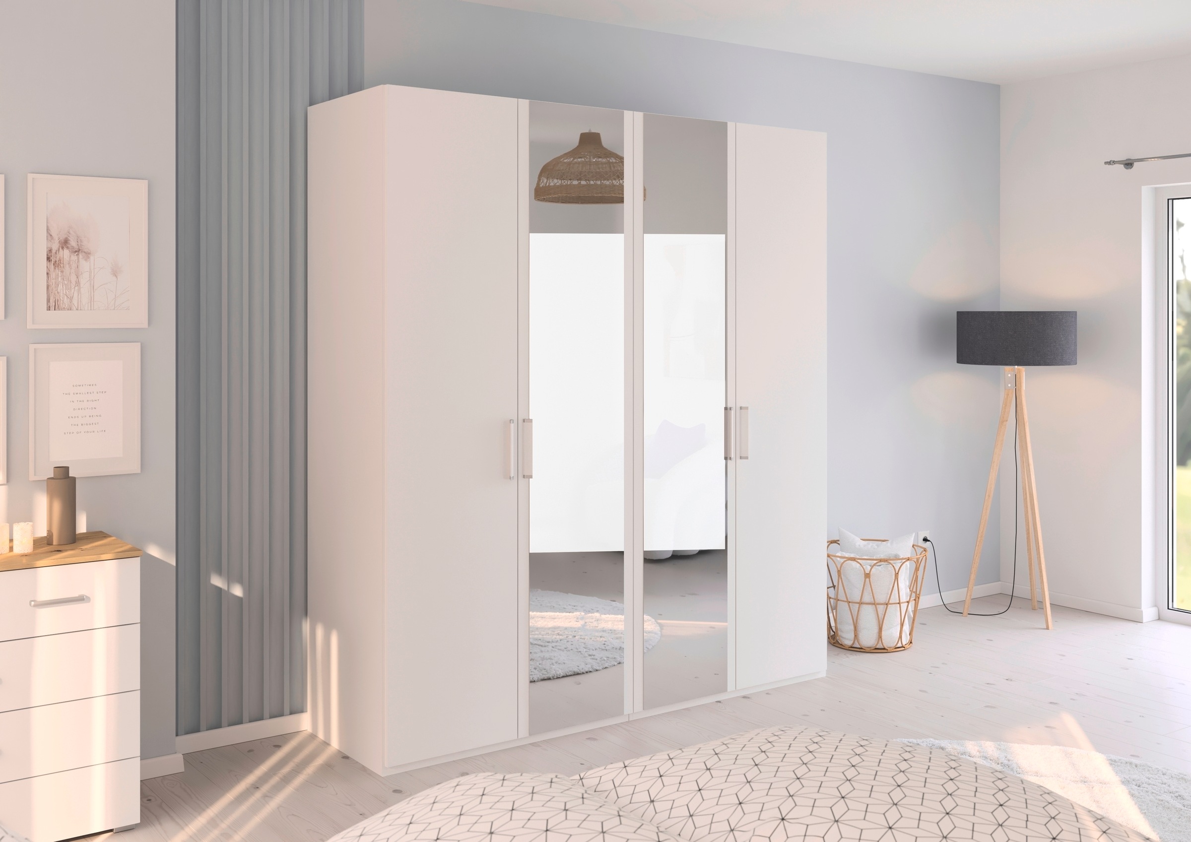 rauch Drehtürenschrank »Kleiderschrank Schrank Garderobe Schlafzimmerschrank EVELYN«, (in 2 Höhen 197 oder 210 cm erhältlich), in elegantem Stil, viel Stauraum 3 Breiten und 2 Höhen MADE IN GERMANY
