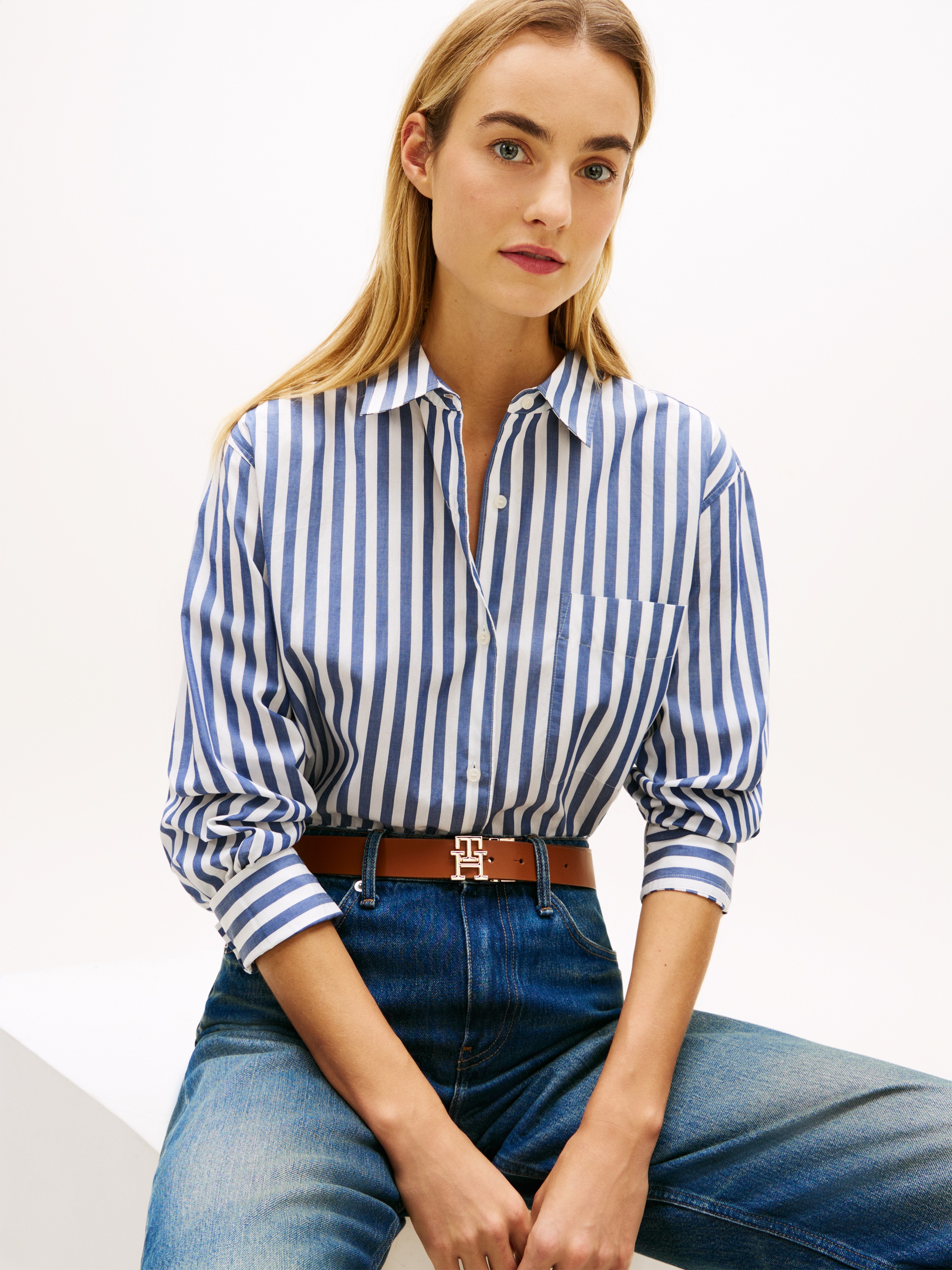 Tommy Hilfiger Hemdbluse "ESS POPLIN EASY FIT SHIRT" mit abgerundetem Saum günstig online kaufen