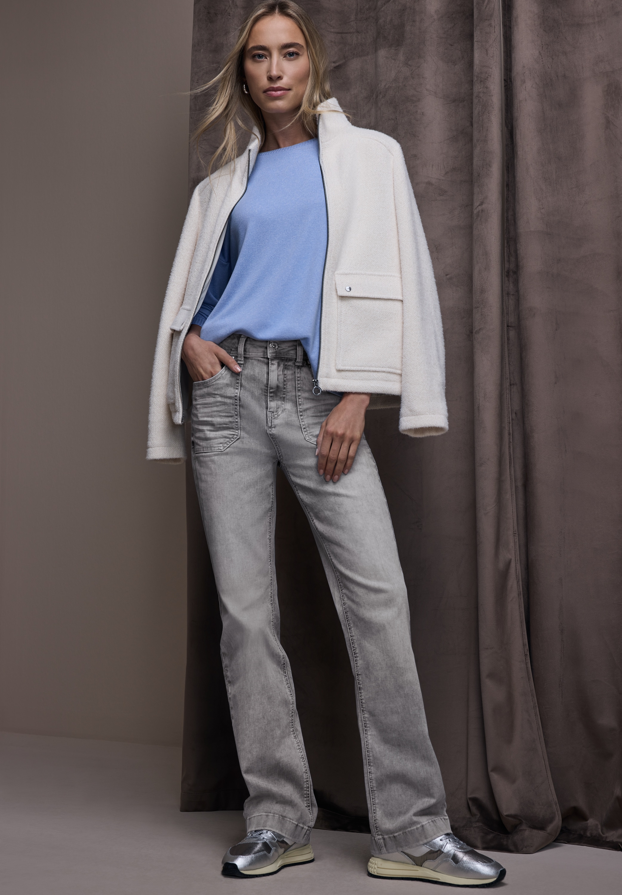 STREET ONE Bootcut-Jeans im 5-Pocket-Stil und mit Stretch