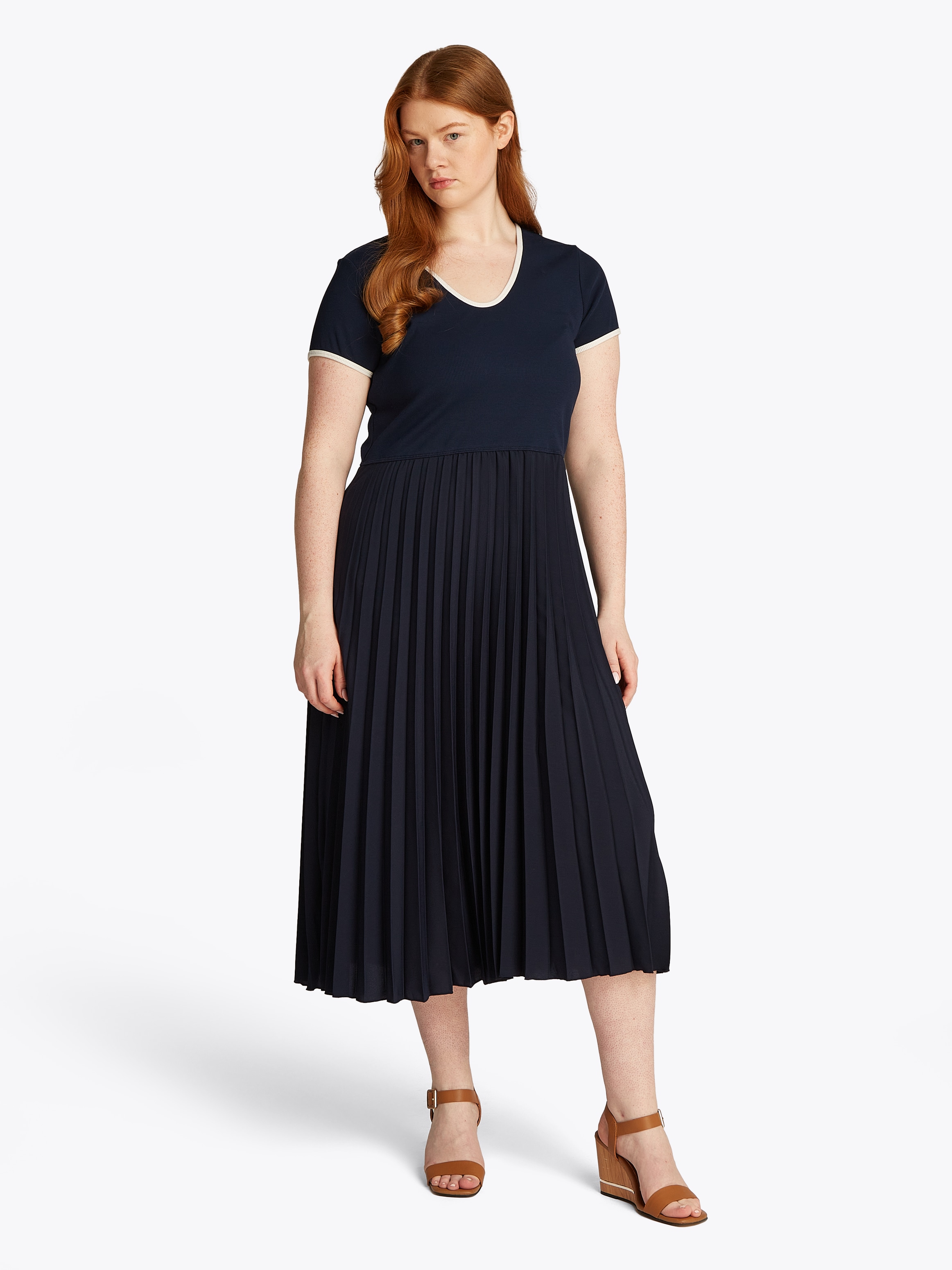 TOMMY HILFIGER Curve Blusenkleid »CRV CONTRAST SOFT V-NK DRESS«, in Großen Größen, mit tiefem Rundausschnitt