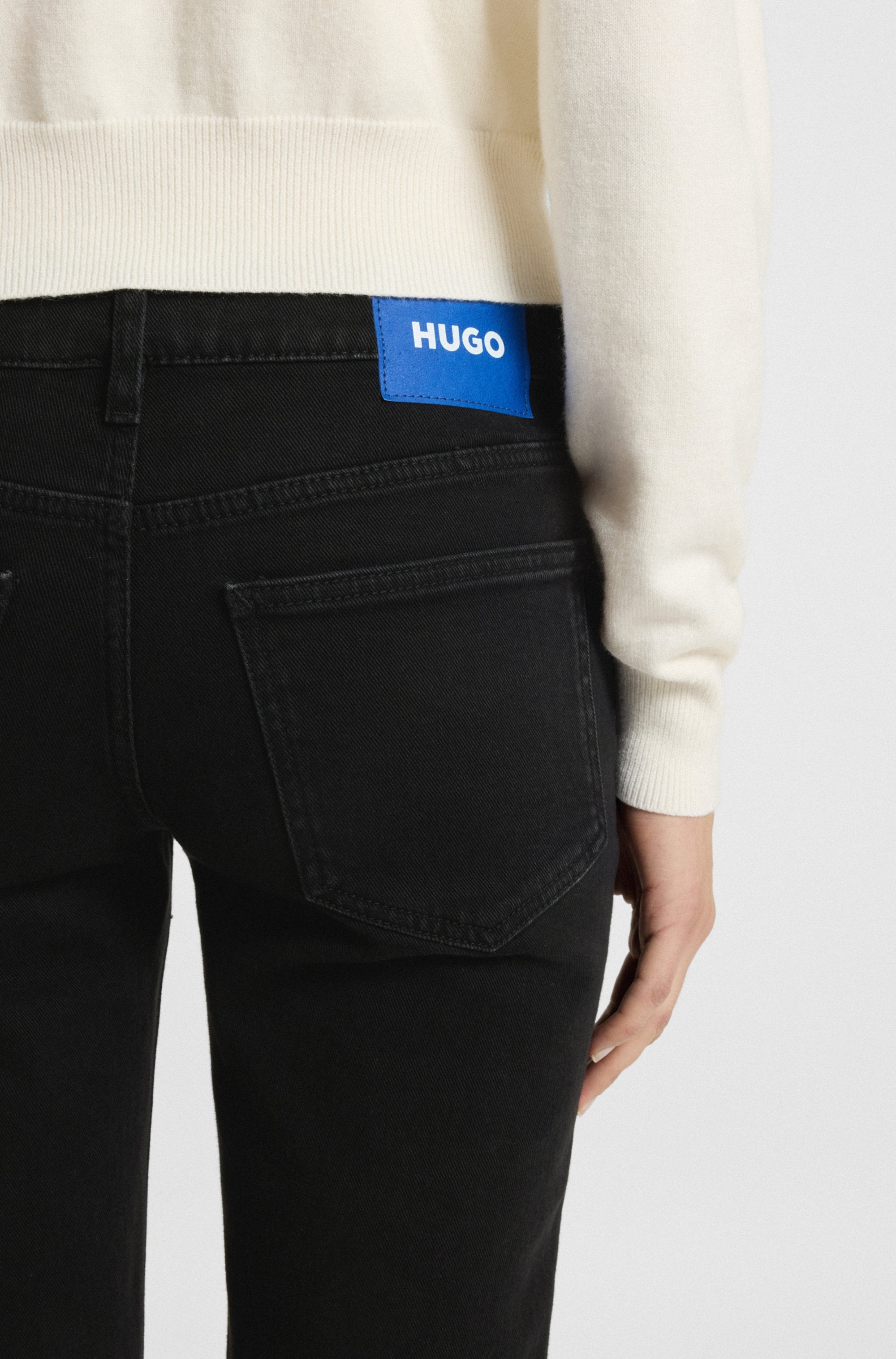 HUGO Blue Slim-fit-Jeans »Gamera« mit Strass-Logo vorn