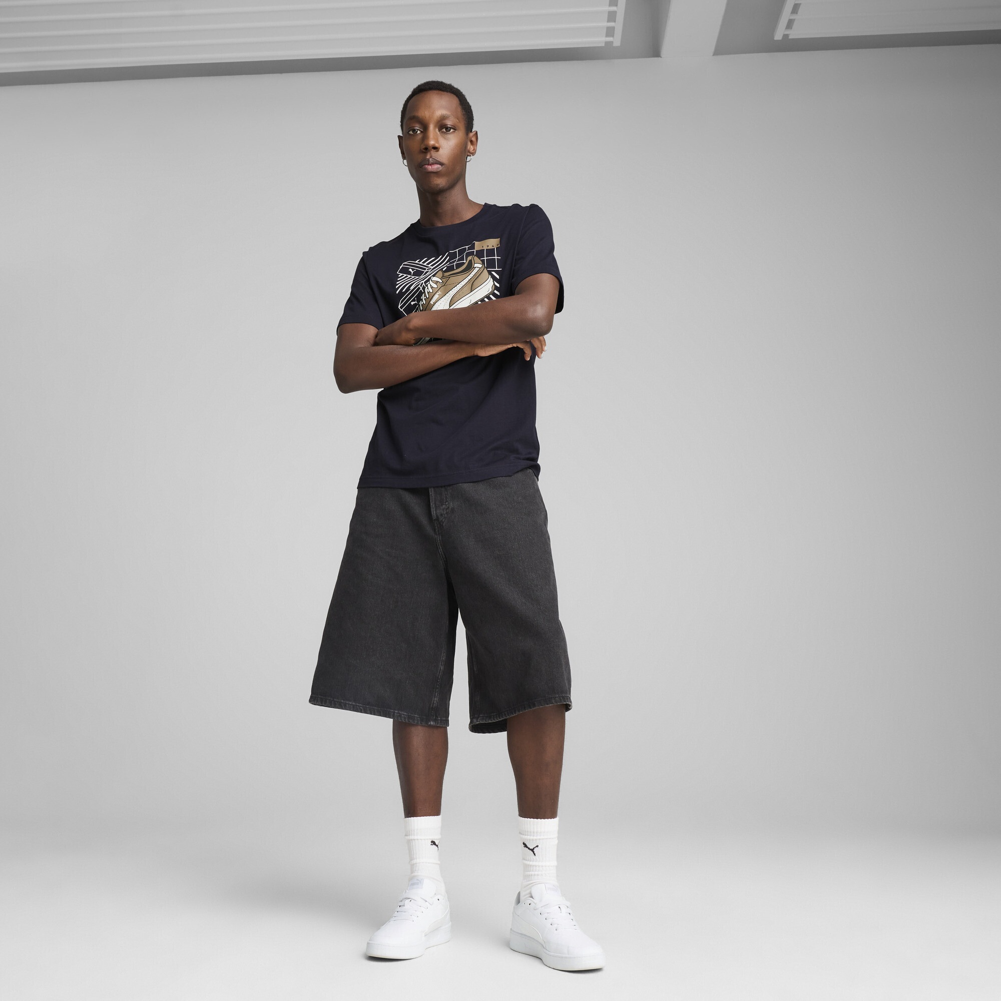 PUMA T-Shirt »Graphics Sneaker T-Shirt Herren«