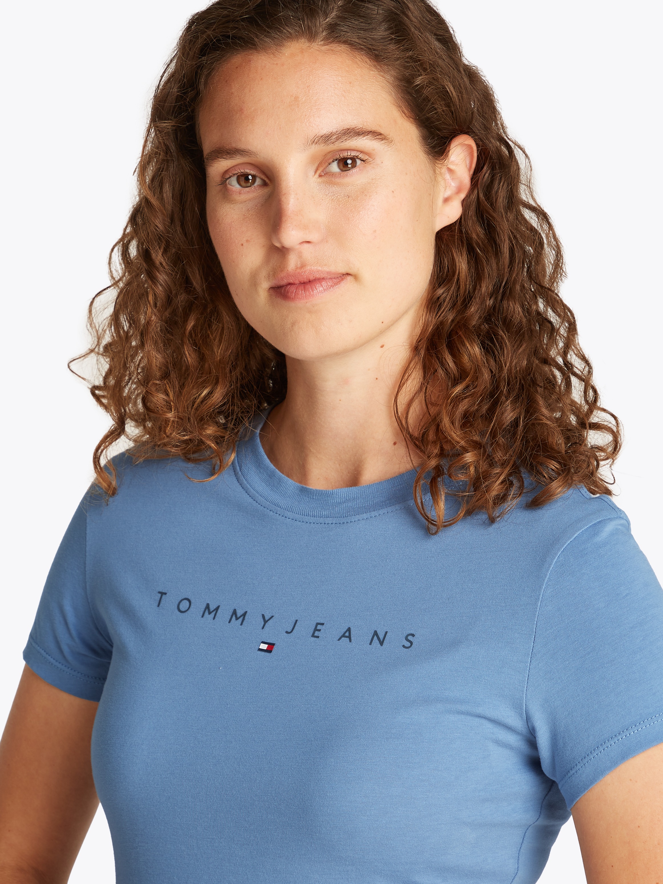 Tommy Jeans T-Shirt »TJW SLIM TONAL LINEAR TEE EXT«, mit Logoschriftzug