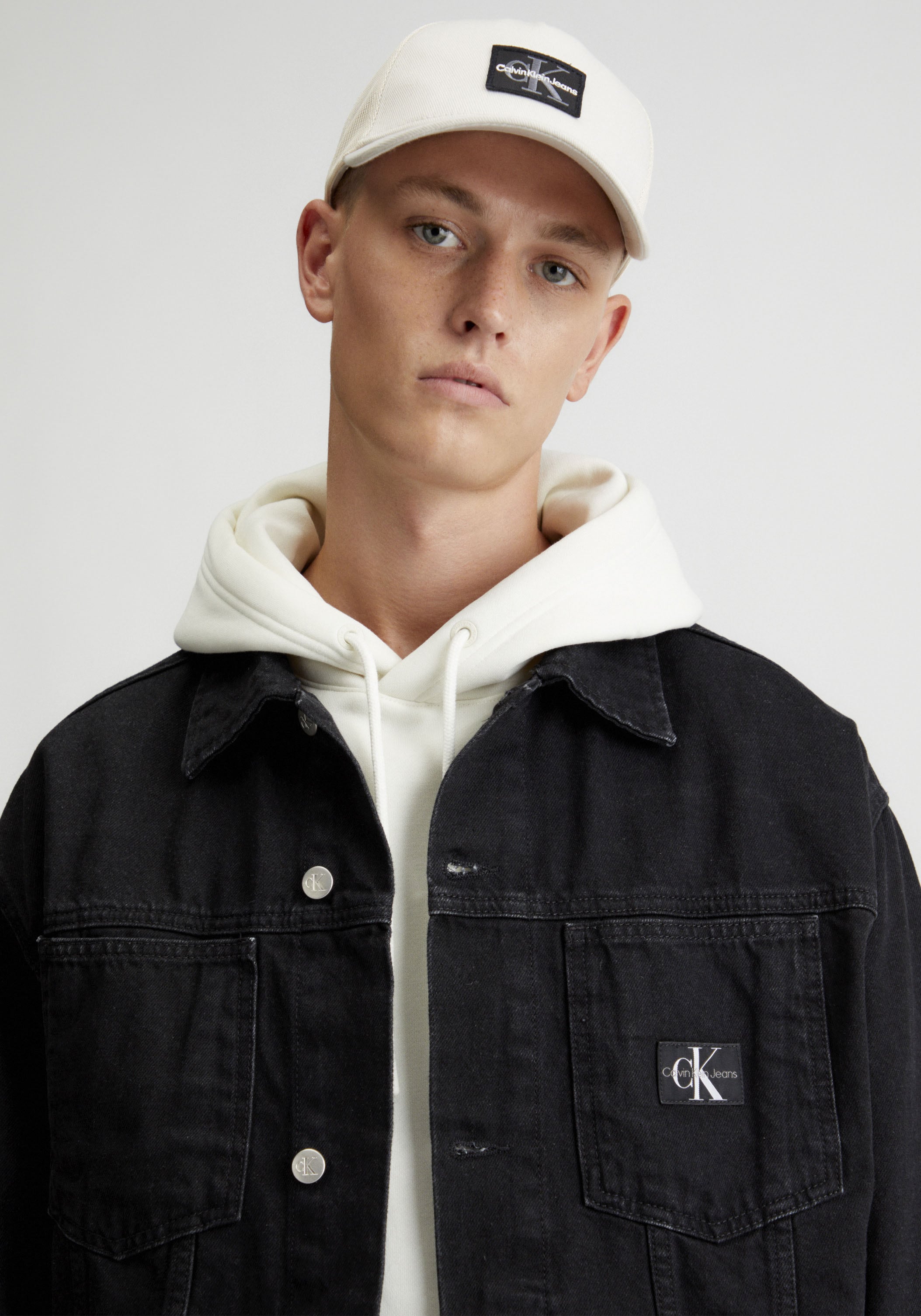 Calvin Klein Jeans Trucker Cap »MONO LOGO PATCH TRUCKER HAT«, mit Logopatch, unisex
