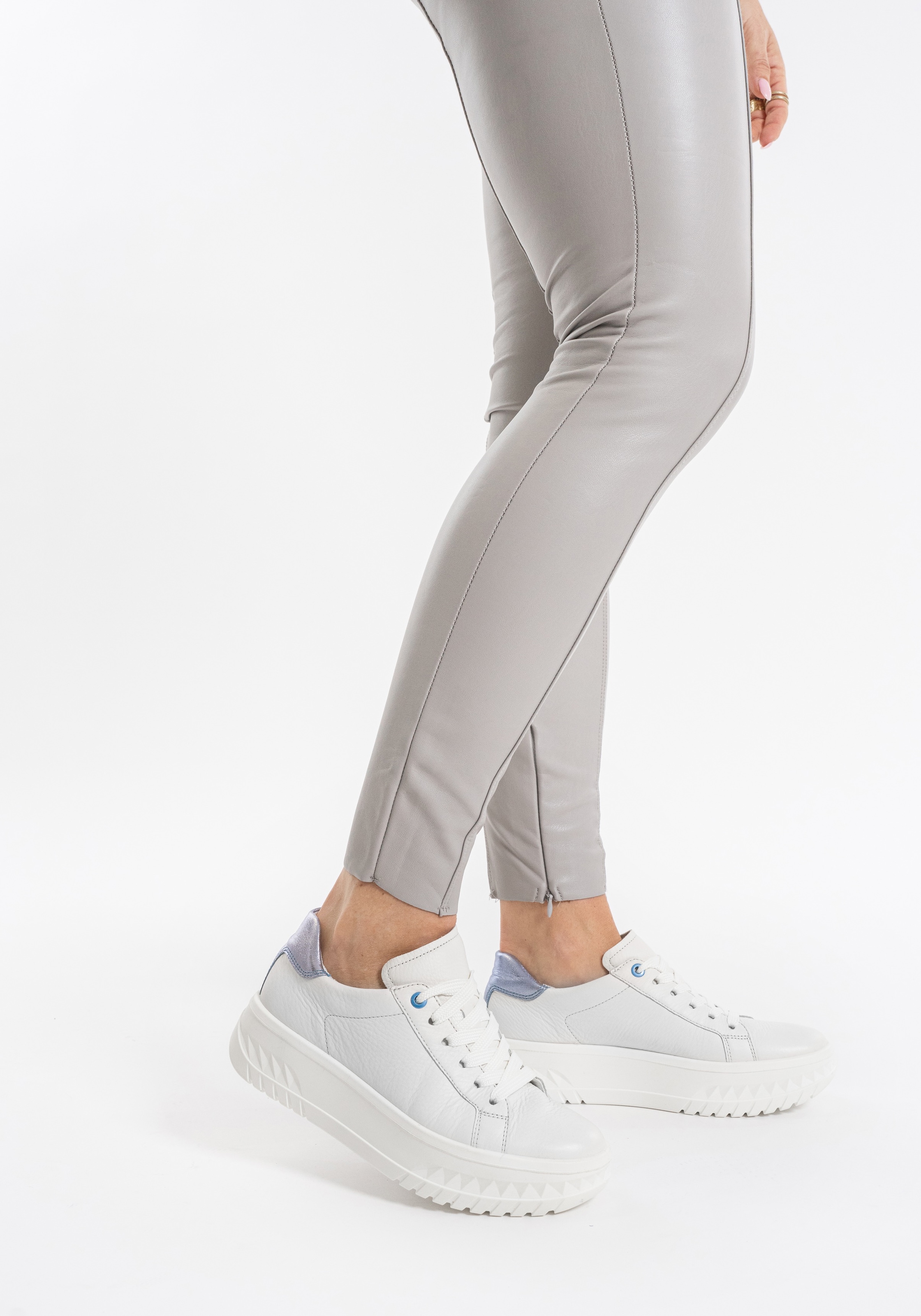 Ara Plateausneaker »MONACO«, Plateausneaker, Schnürschuh im Metallic Look, H-Weite