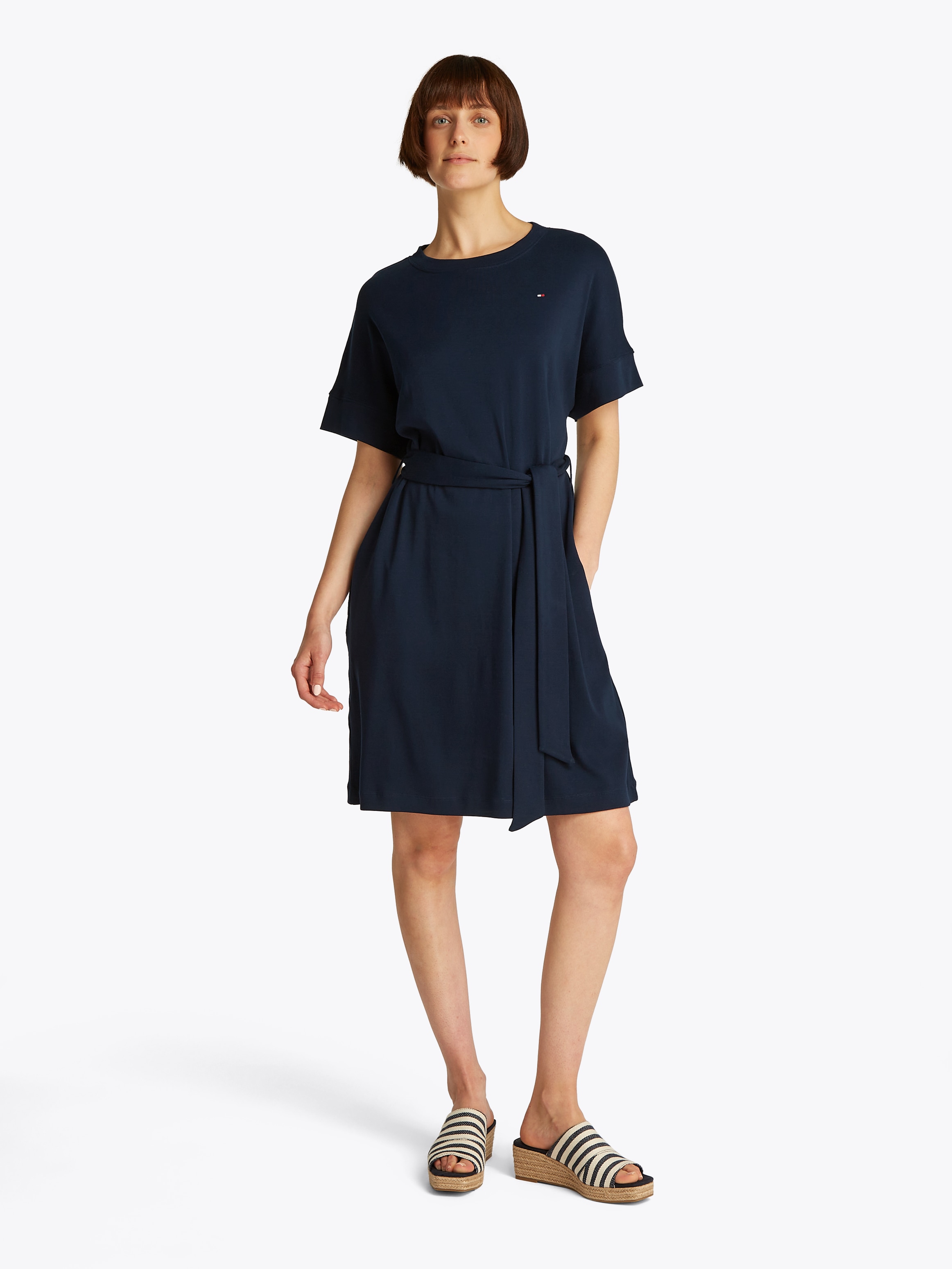 TOMMY HILFIGER Blusenkleid »MODERN CODY DRESS«, mit Logostickerei