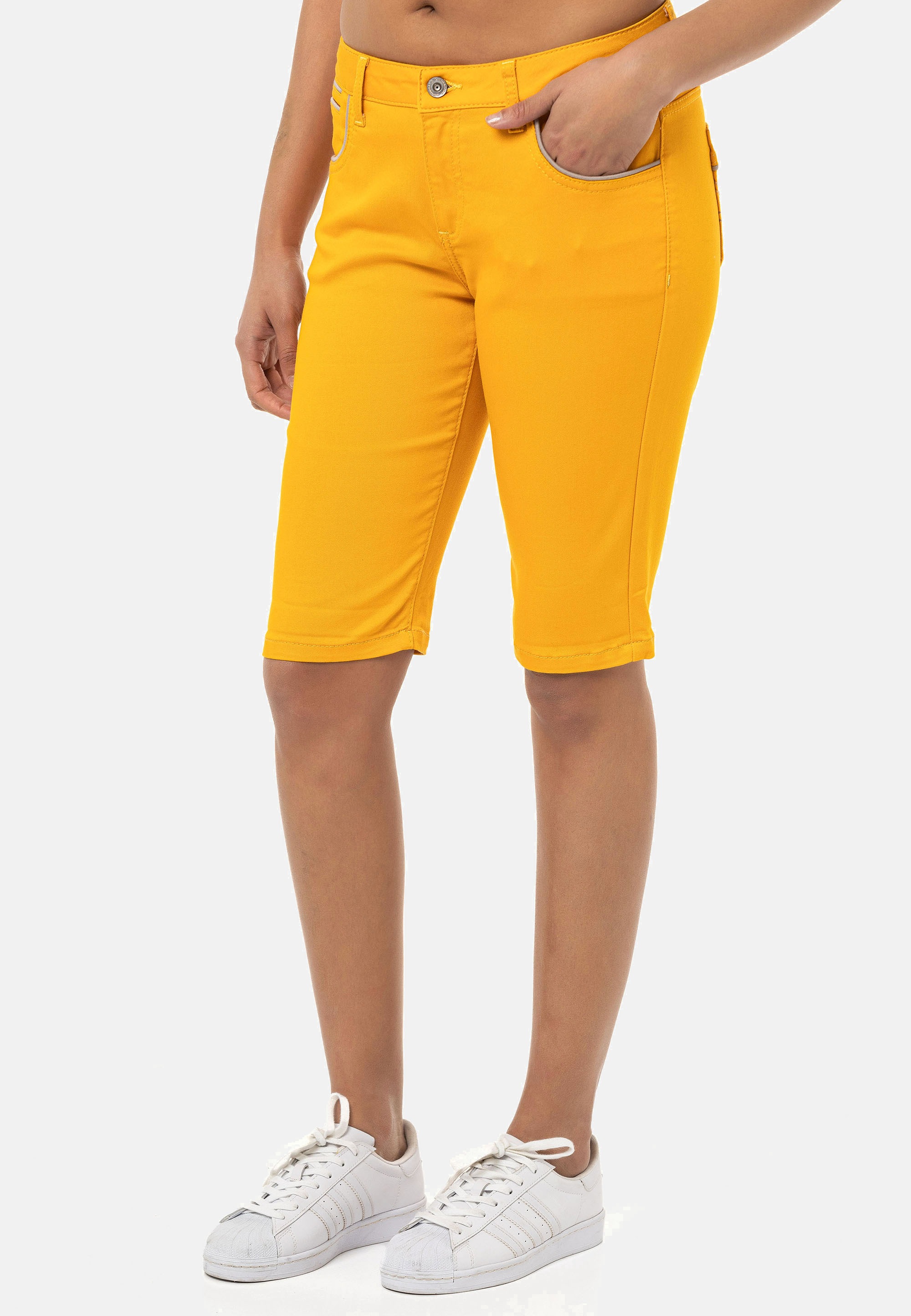 Cipo & Baxx Shorts, in extravagantem Look
