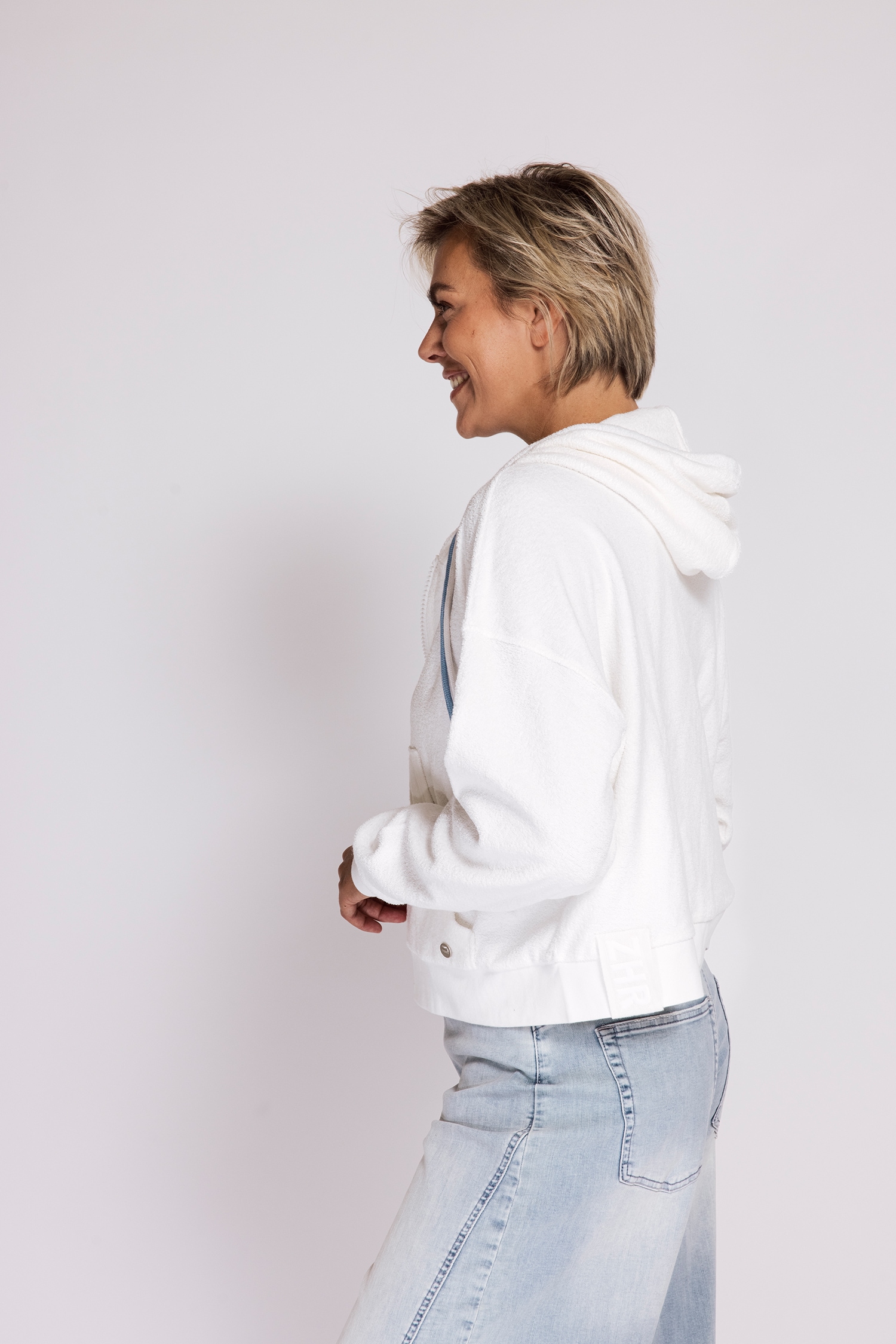 Zhrill Sweatblazer "RATANA" lässiger Look, hüftlange Schnittform, mit Kängurutasche