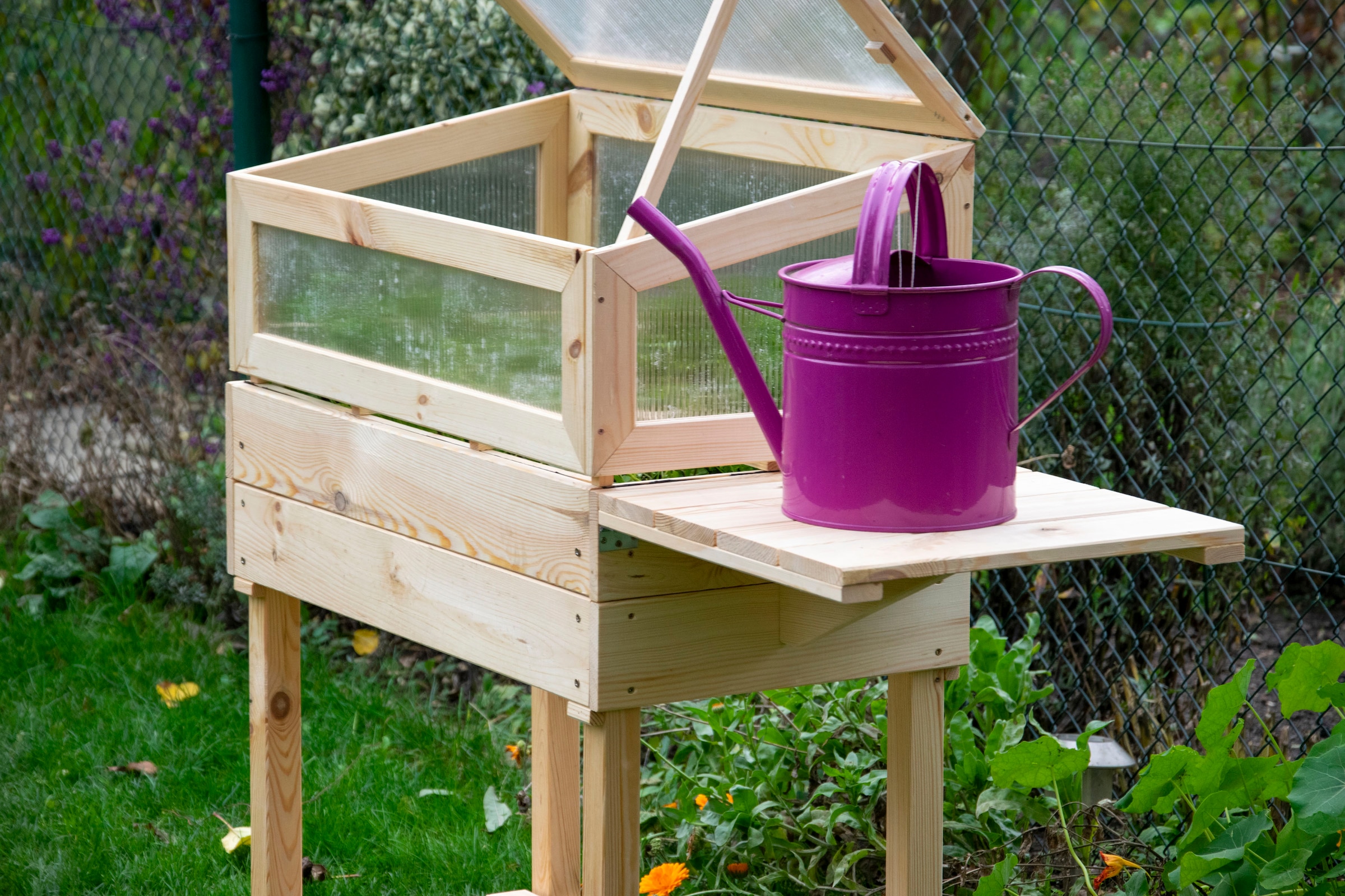 dobar Hochbeet erhöhtes Frühbeet mit Tisch & Haken, Gr. M, Kiefer