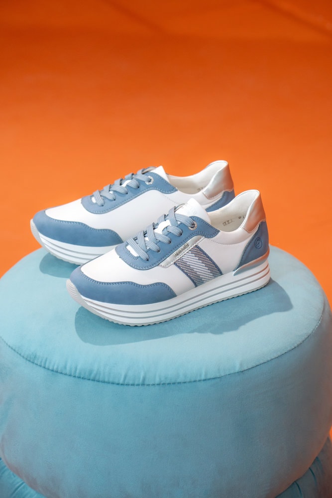 Remonte Plateausneaker  Halbschuh, Schnürschuh mit Metallicdetails und Softfußbett