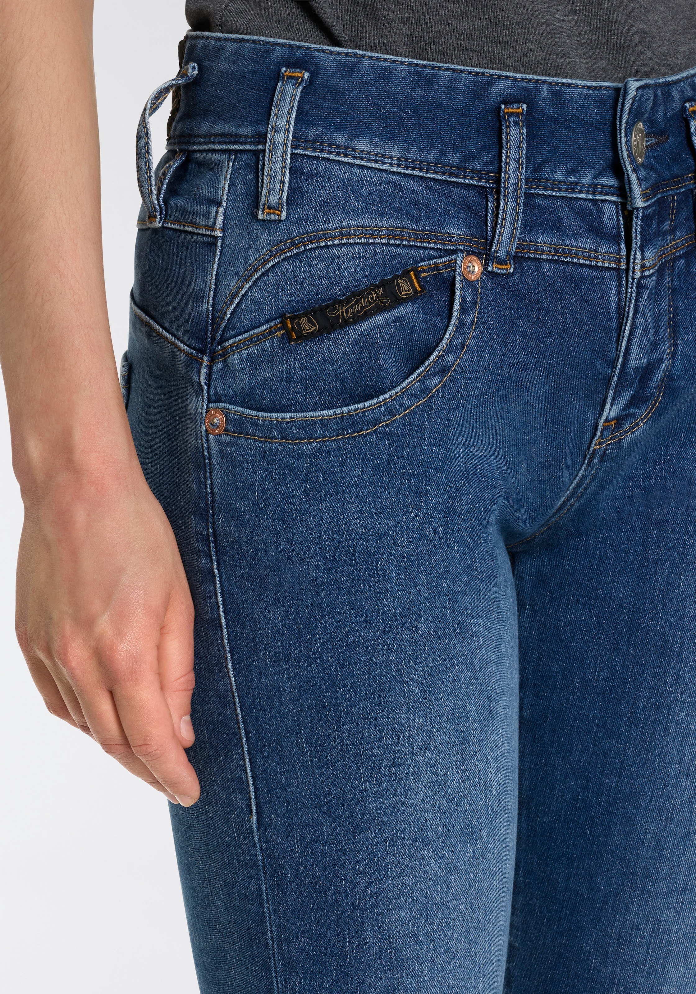Herrlicher Bootcut-Jeans »Pearl Boot Denim Cashmere Touch«, mit Spitzbund