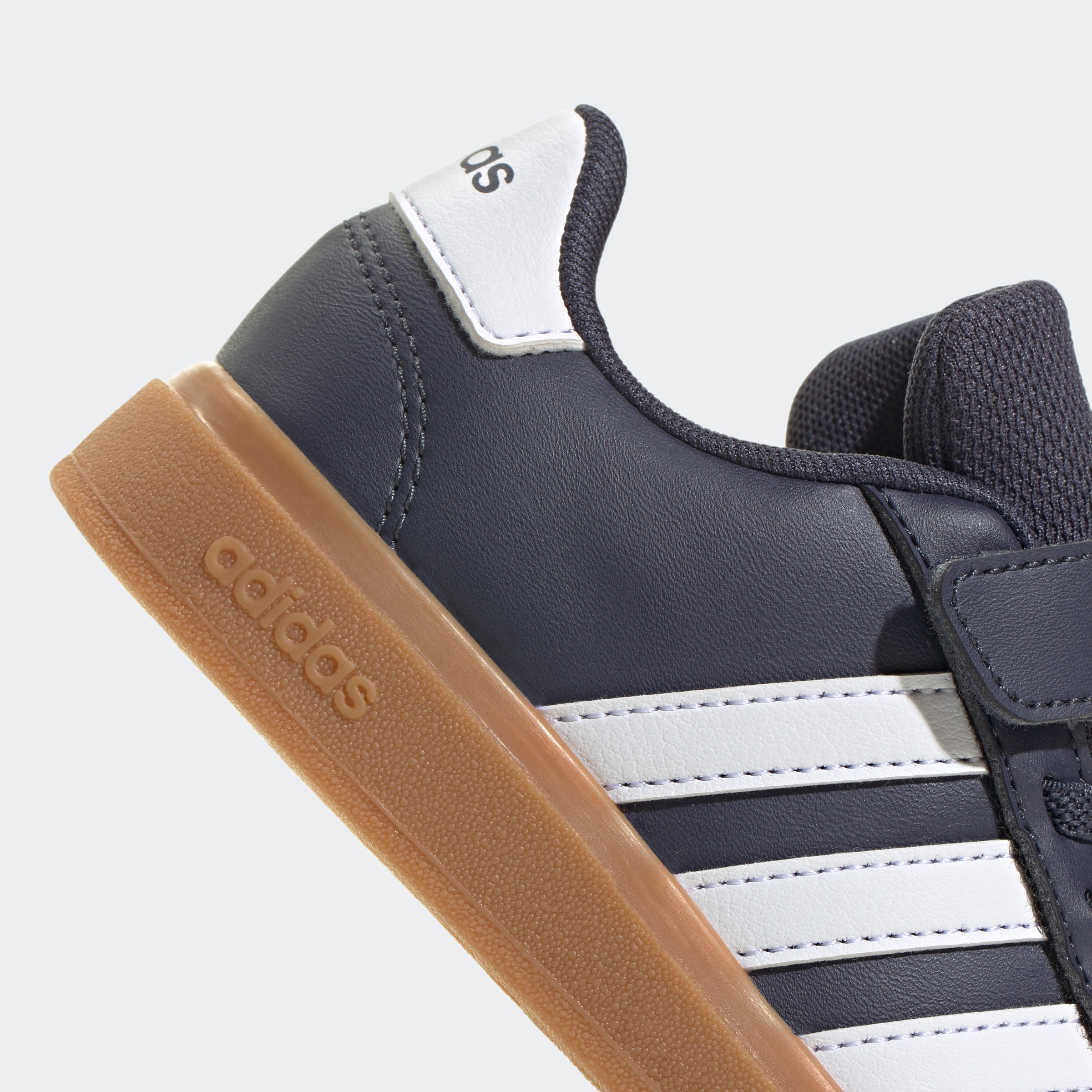 adidas Sportswear Sneaker »GRAND COURT 2.0 KIDS«, Design auf den Spuren des adidas Superstar