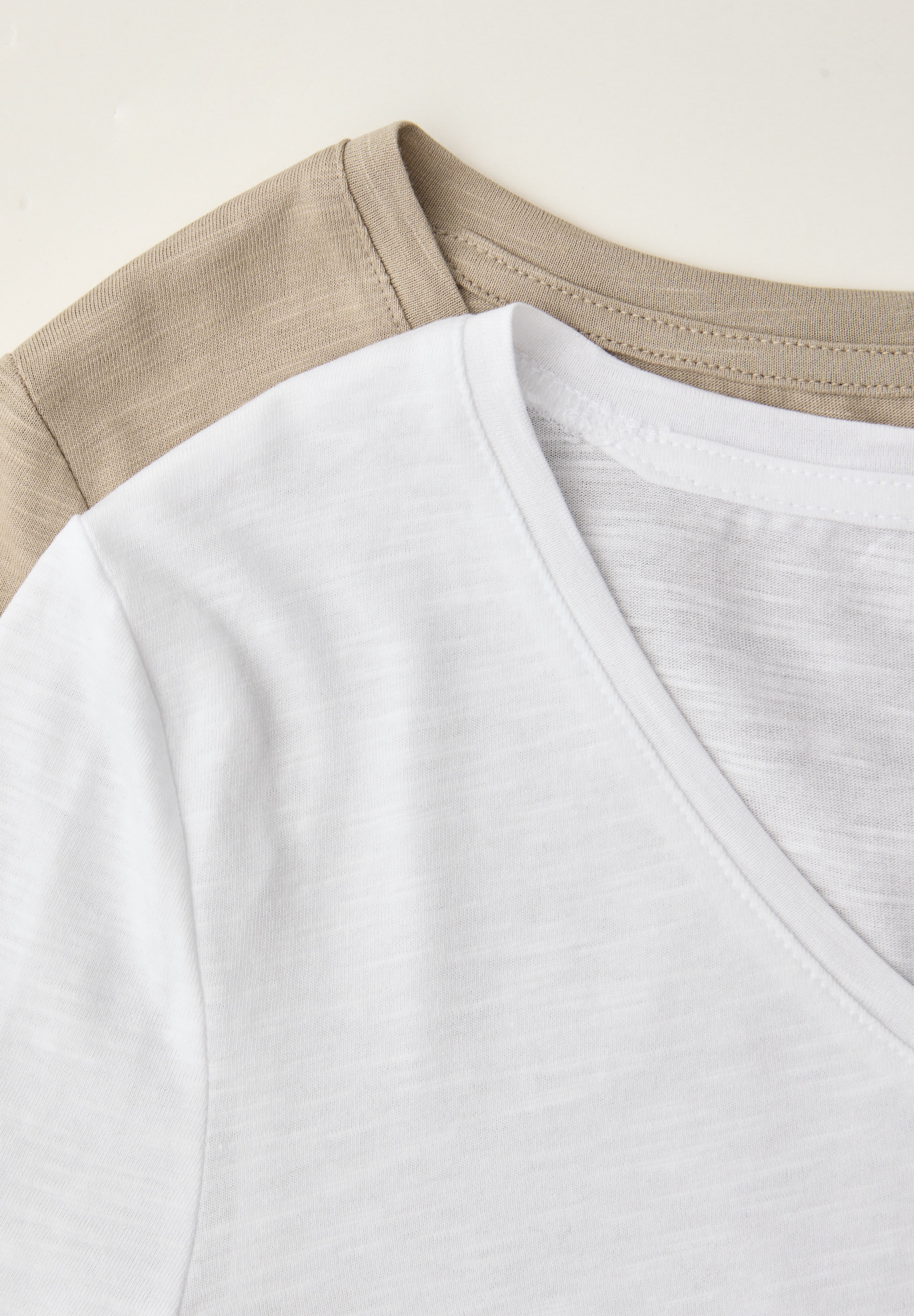 STREET ONE T-Shirt mit abgerundetem V-Ausschnitt