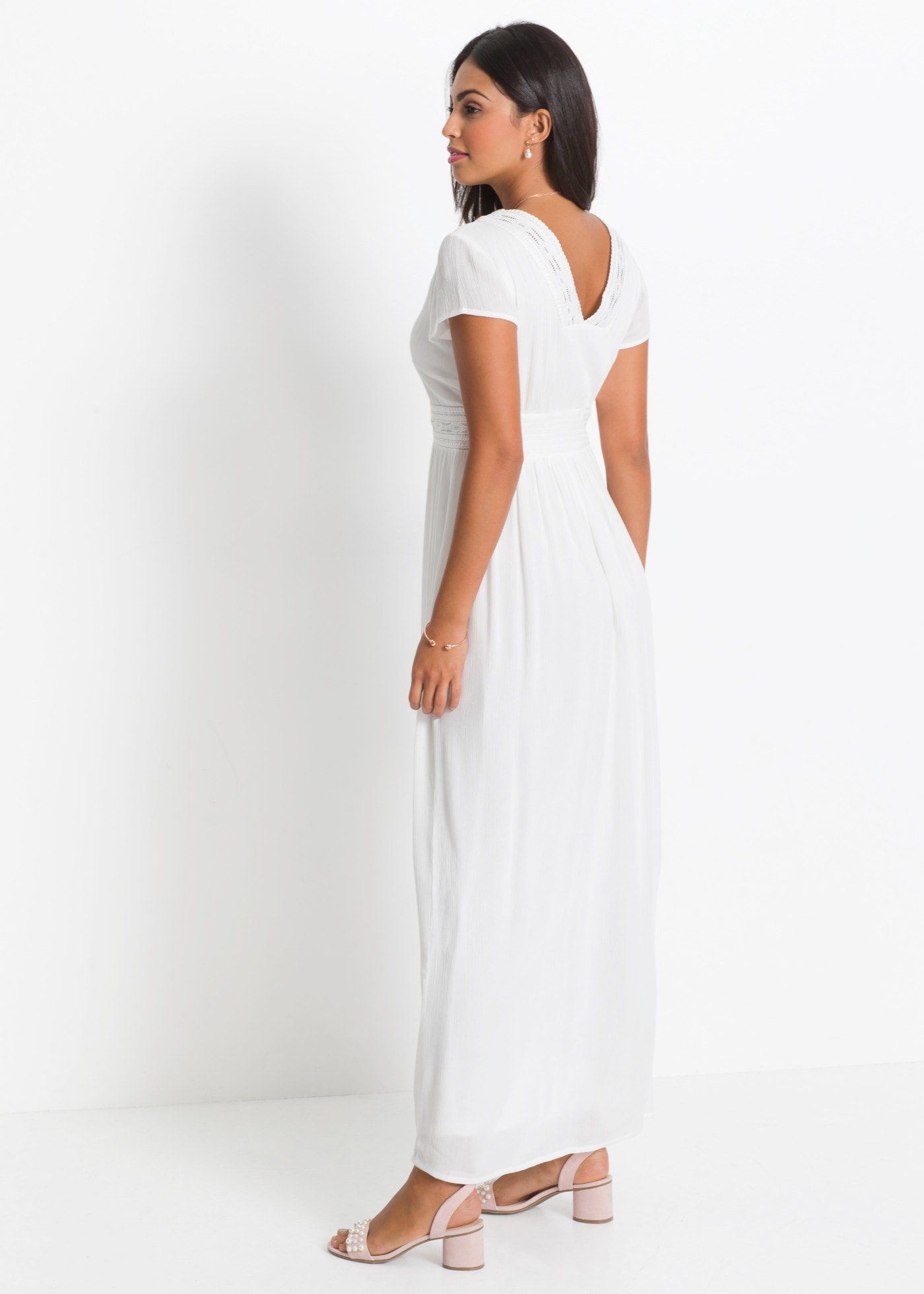 bonprix Maxikleid aus Viskose, mit gehäkelter Spitze, figurumspielende Passform