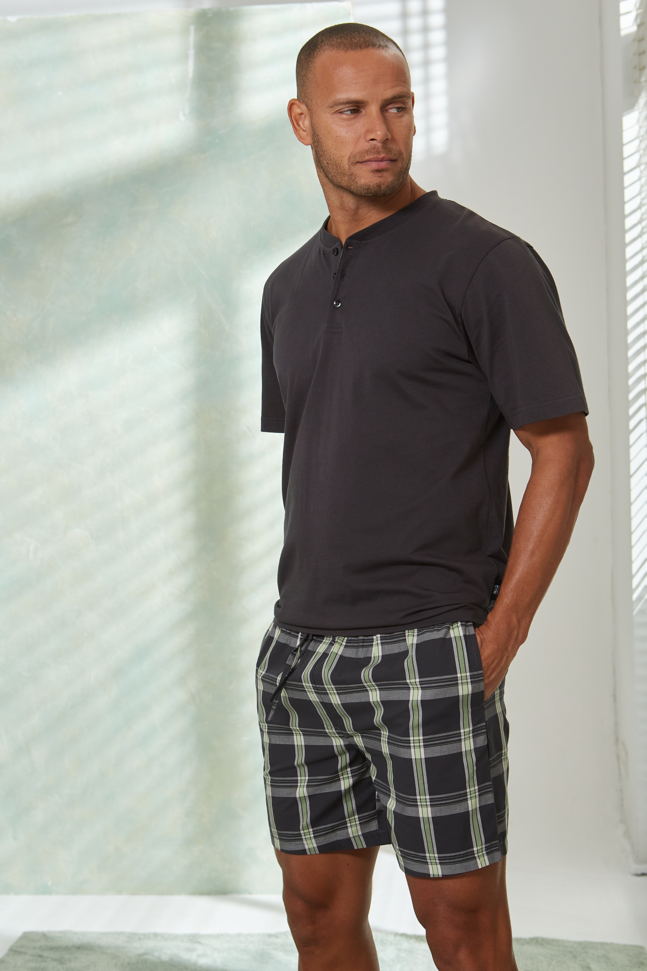 H.I.S Pyjama 1 Stück, 2 Stk. tlg., Schlafanzug mit karierter Webshorts günstig online kaufen