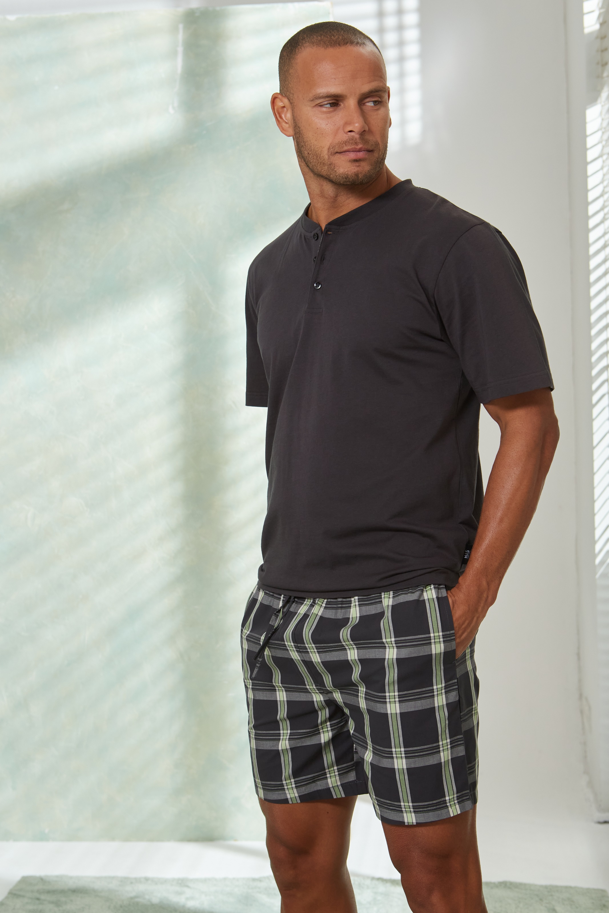 H.I.S Pyjama, (2 tlg., 1 Stück), Schlafanzug mit karierter Webshorts günstig online kaufen