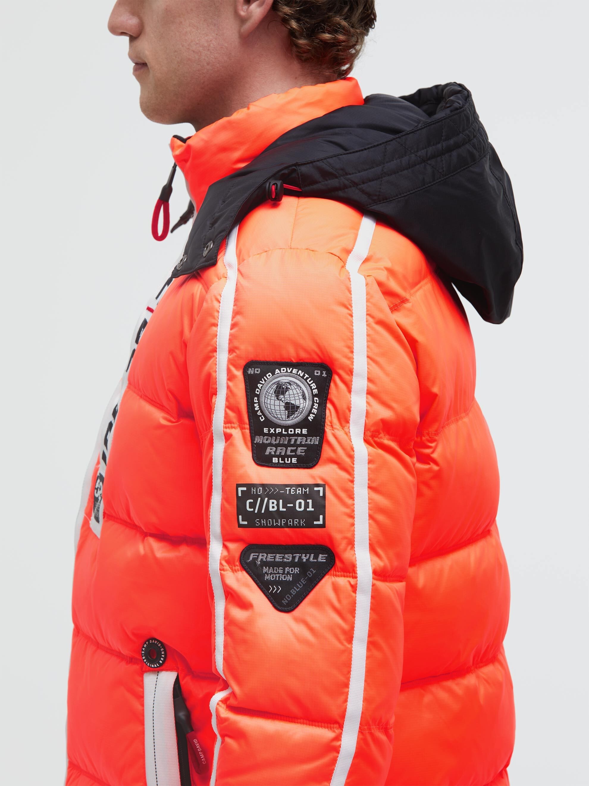 CAMP DAVID Winterjacke mit Kapuze mit Reißverschluss an den Einschubtaschen
