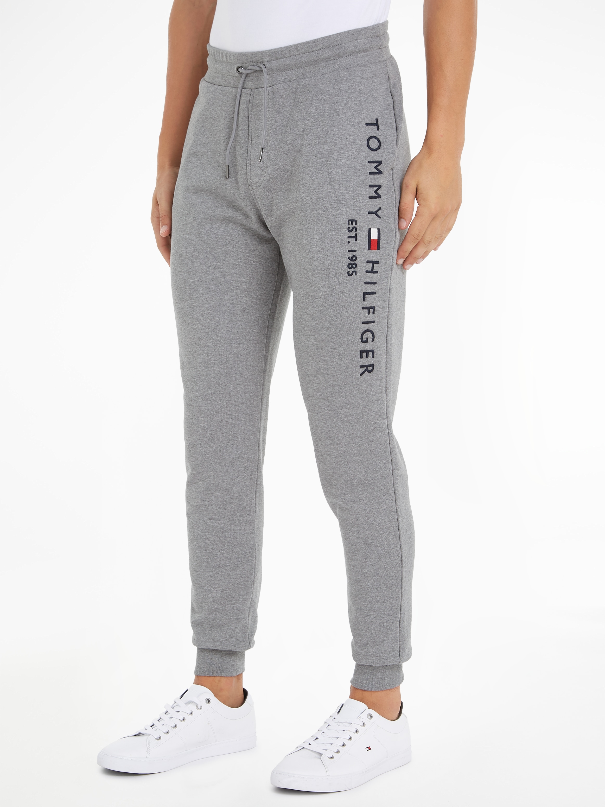 Sweathose »BASIC BRANDED SWEATPANTS«, mit großem Tommy Hilfiger Schriftzug