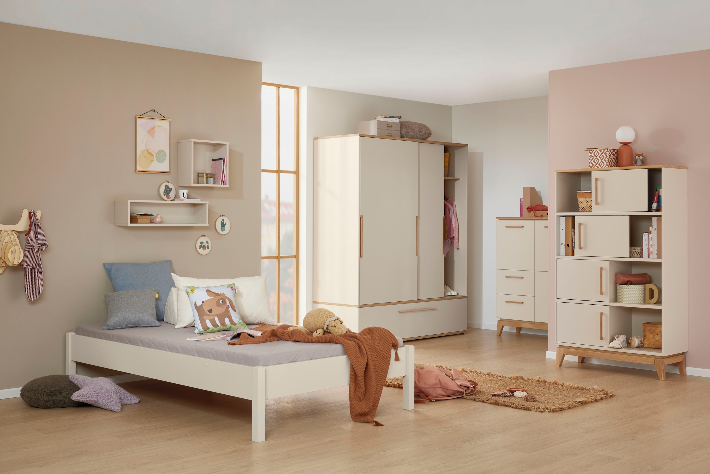 PAIDI Schiebetürenschrank »STIENE in Beige oder Grau, 2 Türen und 1 Schublade mit Soft-Close« B/H/T ca. 164/200/62cm,  mit Kleiderstangen+Einlegeböden, Kleiderschrank mit Massivholzgriffen