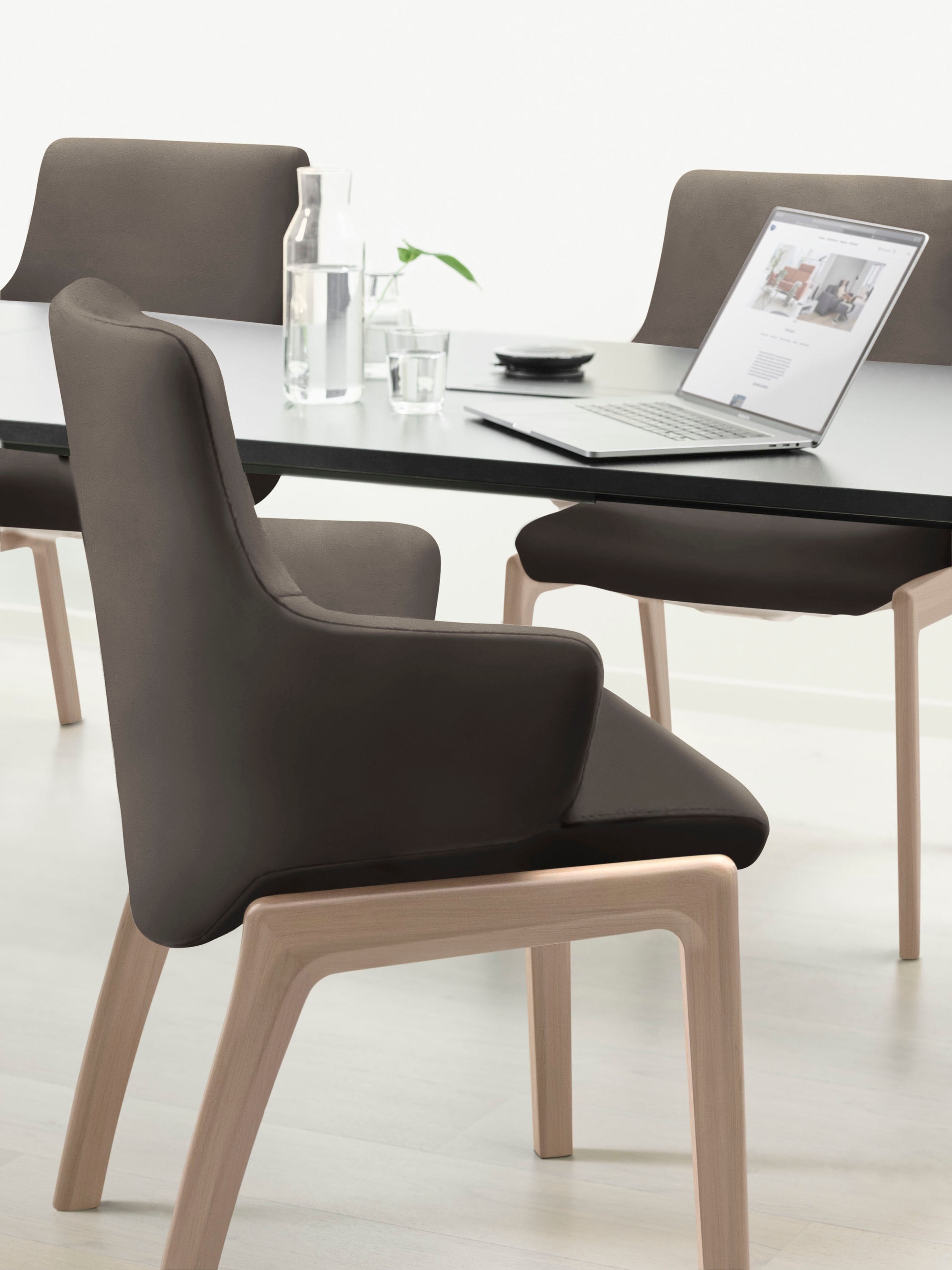 Stressless® Polsterstuhl »Laurel«, Leder BATICK, Low Back mit Armlehne, Größe L, mit abgerundeten Beinen in Walnuss
