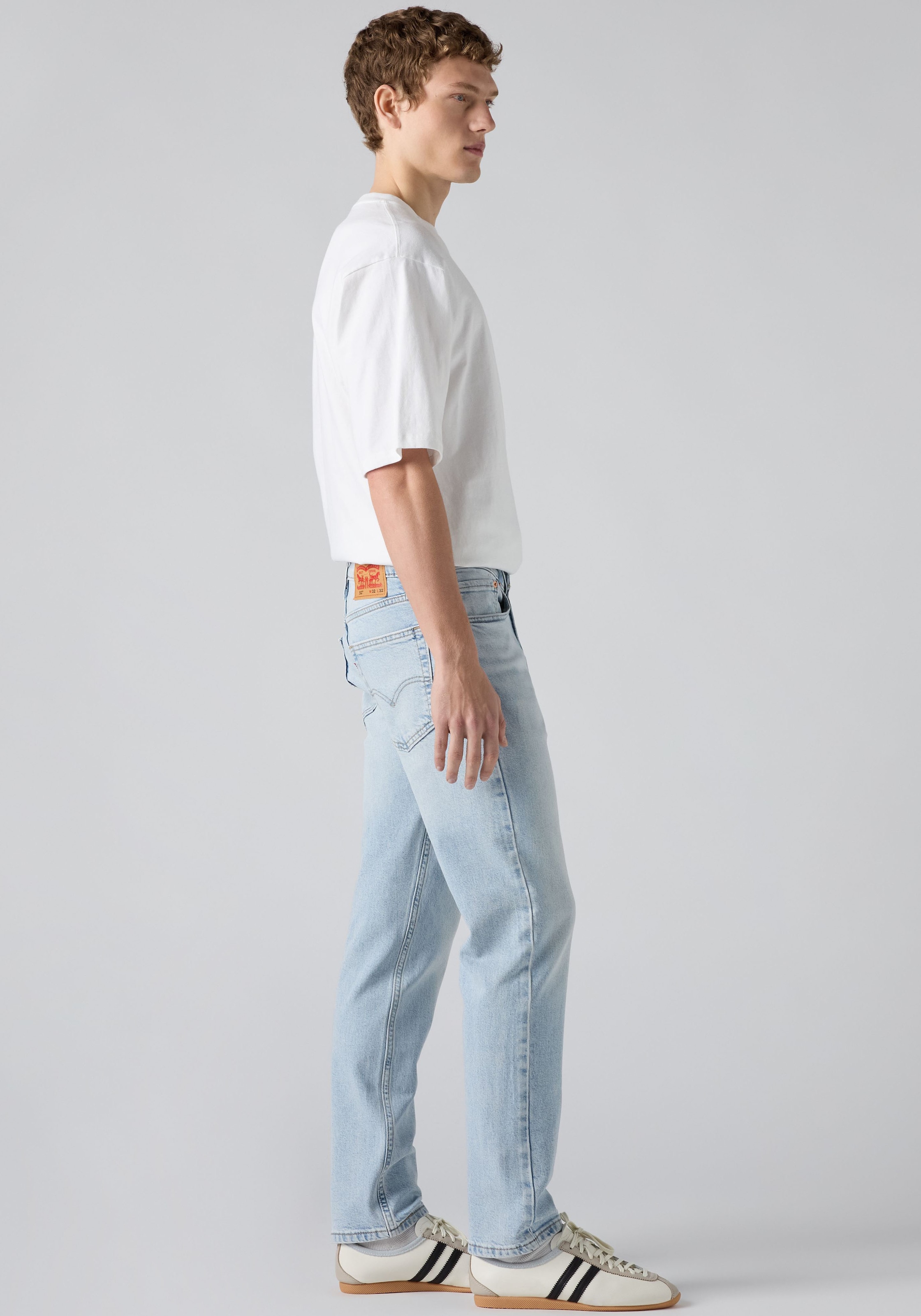 Levi's® Tapered-fit-Jeans in elegantem, modernem Stil