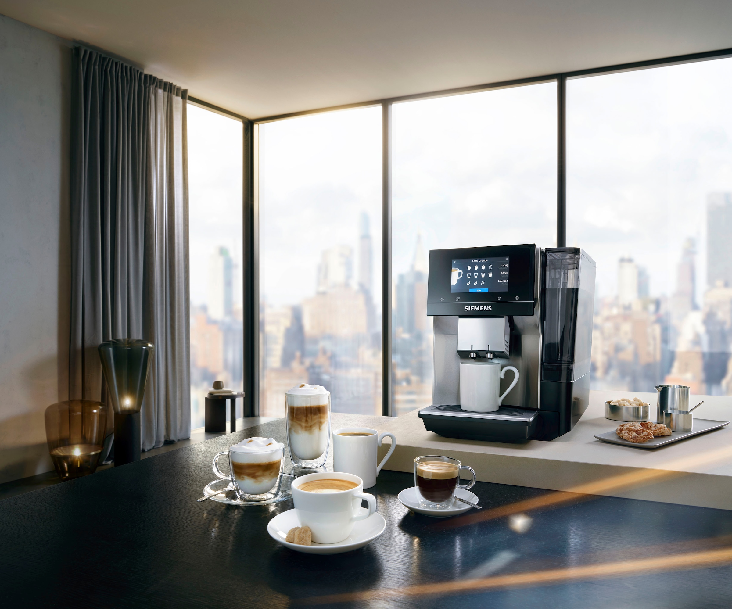 SIEMENS Kaffeevollautomat »EQ.700 BAUR silber Inox bis 10 | Profile Milchsystem-Reinigung Raten -Display, speicherbar, Full-Touch metallic TP705D47«, per