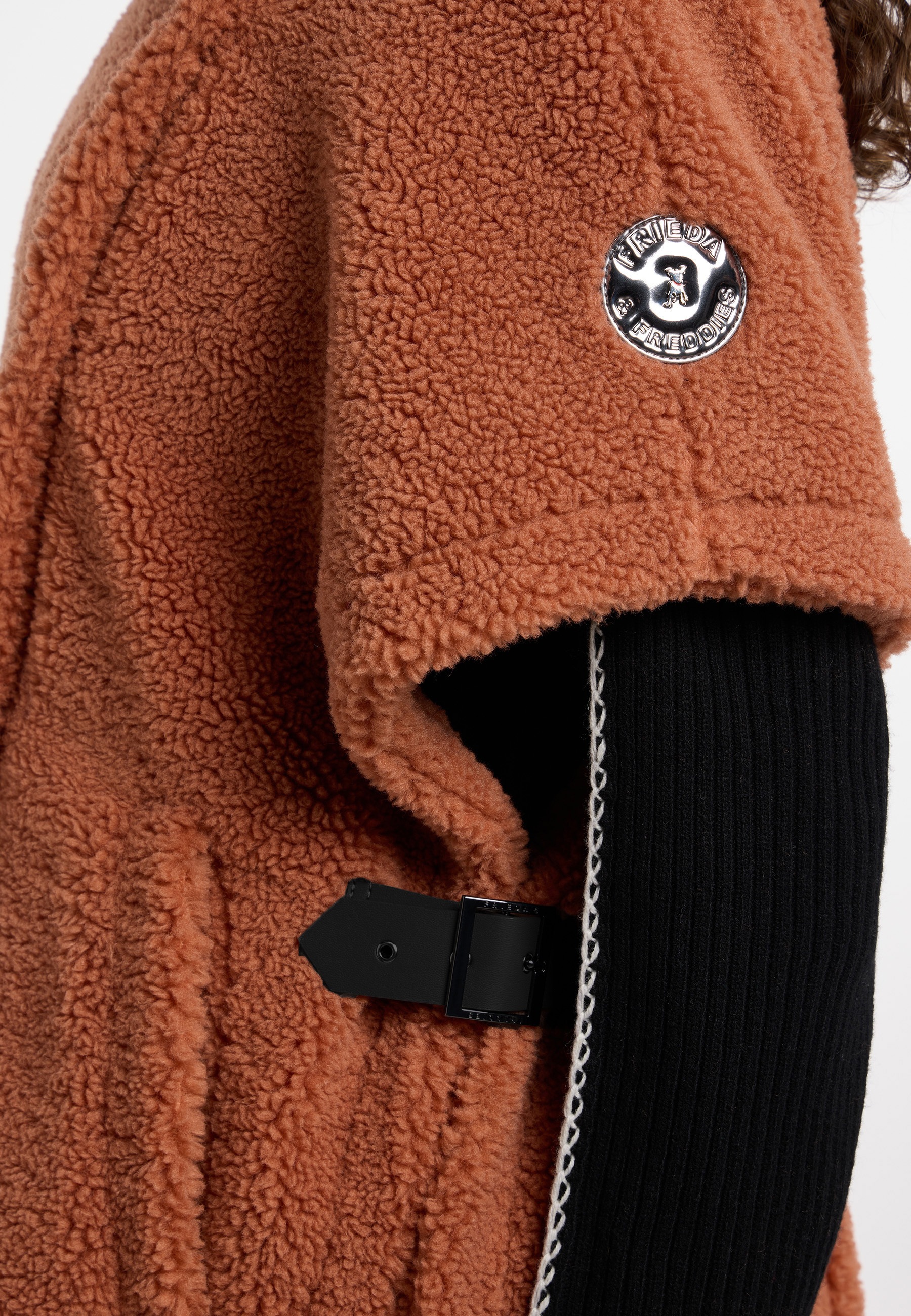 Frieda & Freddies Fellimitatjacke »Fake Fur Jacket / Cape«, mit Taschen