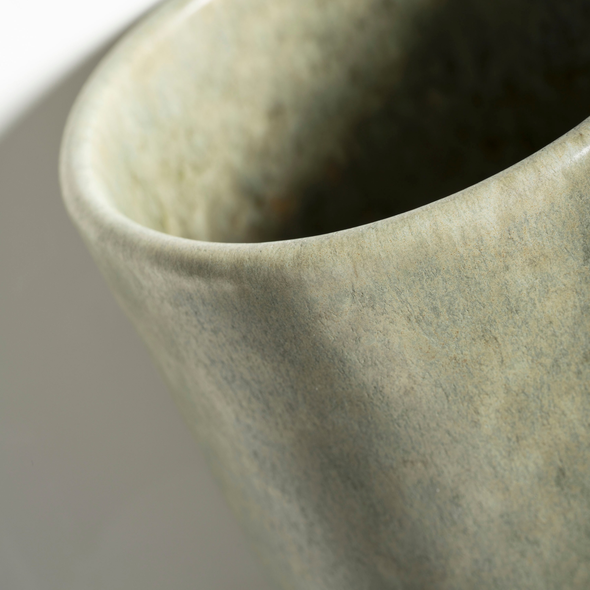 gipfelstück Becher "MoosnStein" Scandi-Style, Reaktivglasur, jedes Stück ei günstig online kaufen