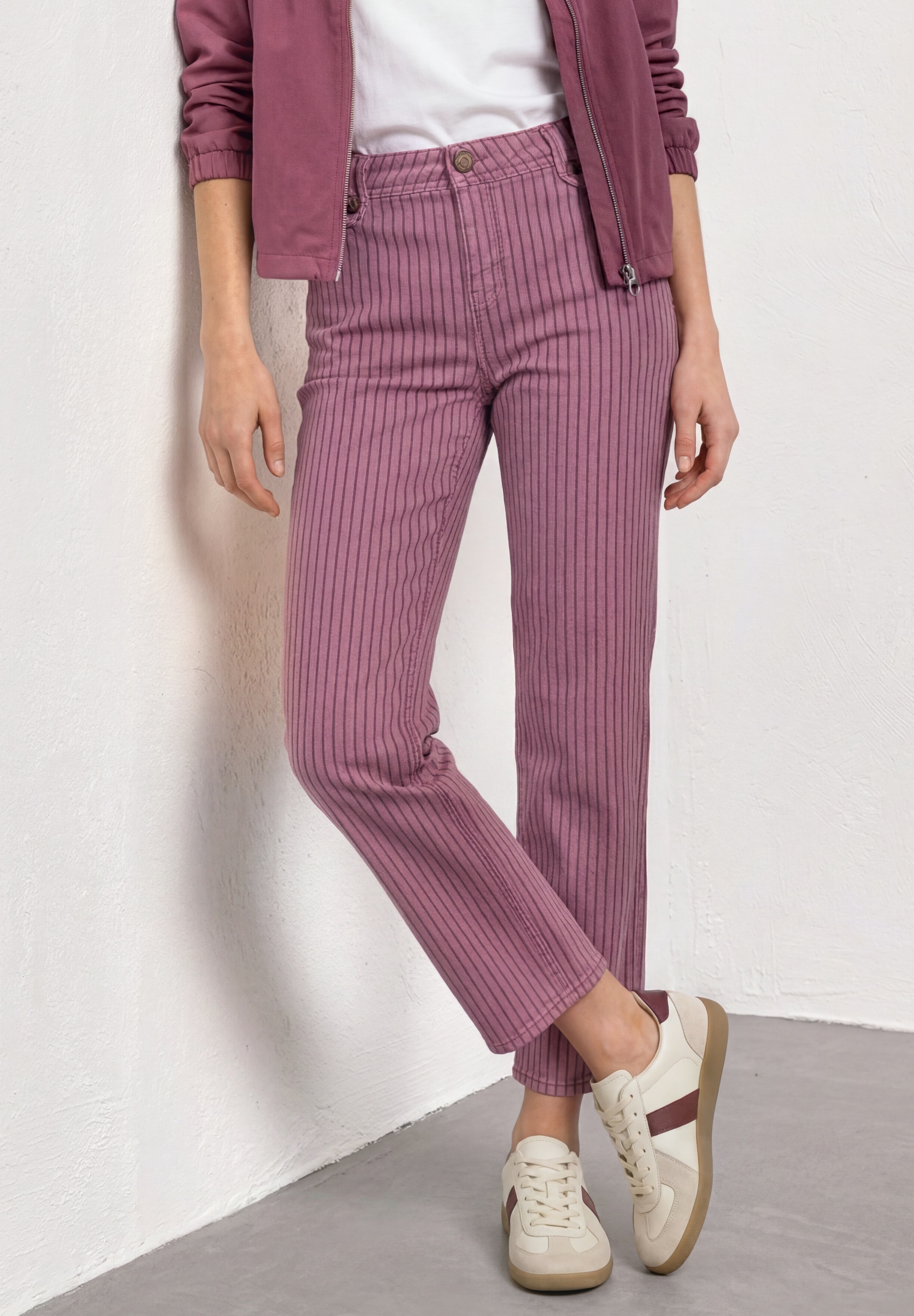 STREET ONE Straight-Jeans "Style Amalia" mit Streifen und Stretch