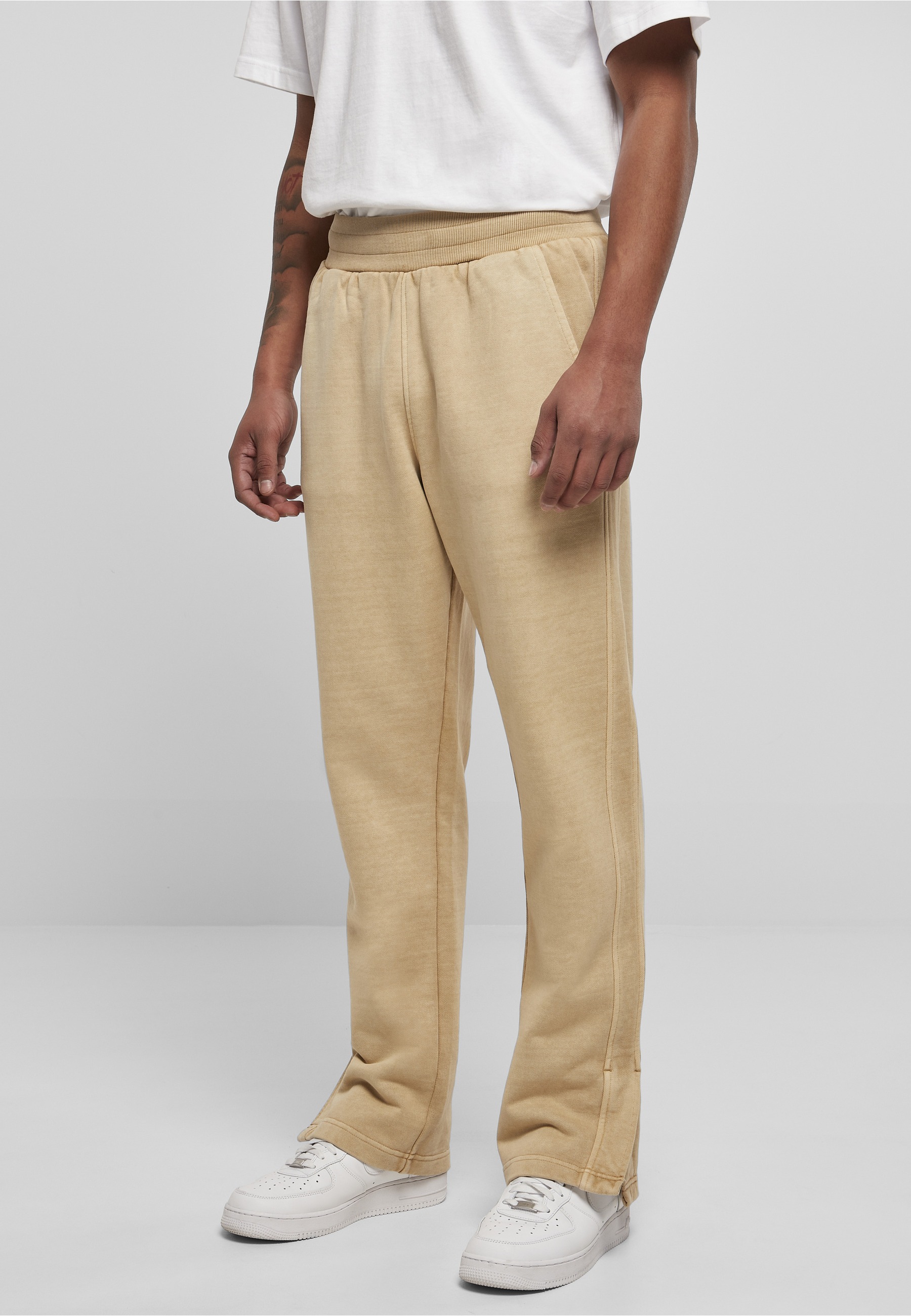 URBAN CLASSICS Jogginghose »Urban Classics Herren Heavy Terry Garment Dye Slit Sweatpants«