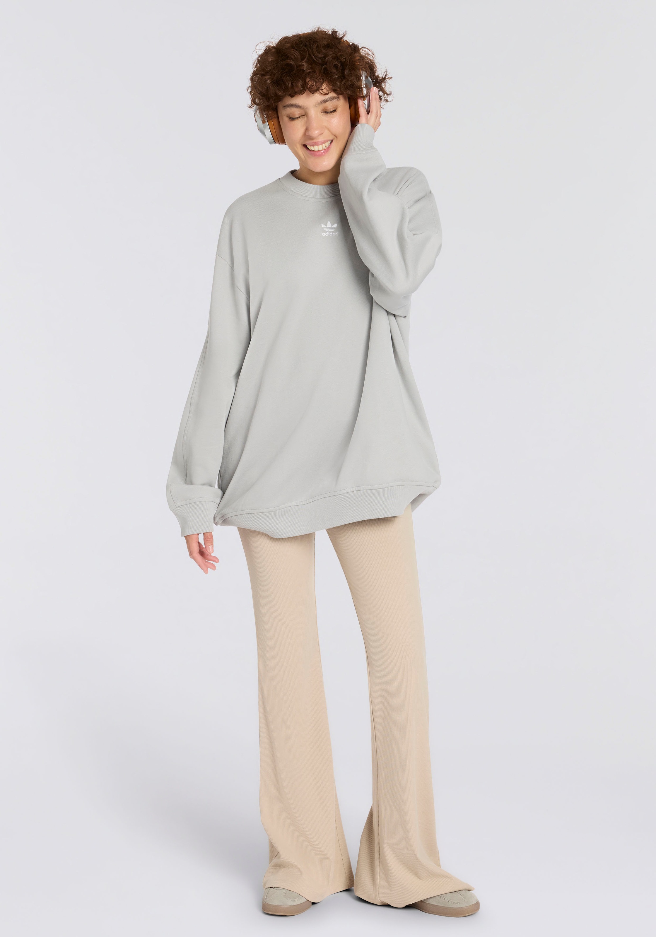 adidas Originals »ESSENTIALS RIB FLARED«  mit ausgestelltem Bein und Ripp Optik, hoher Bund