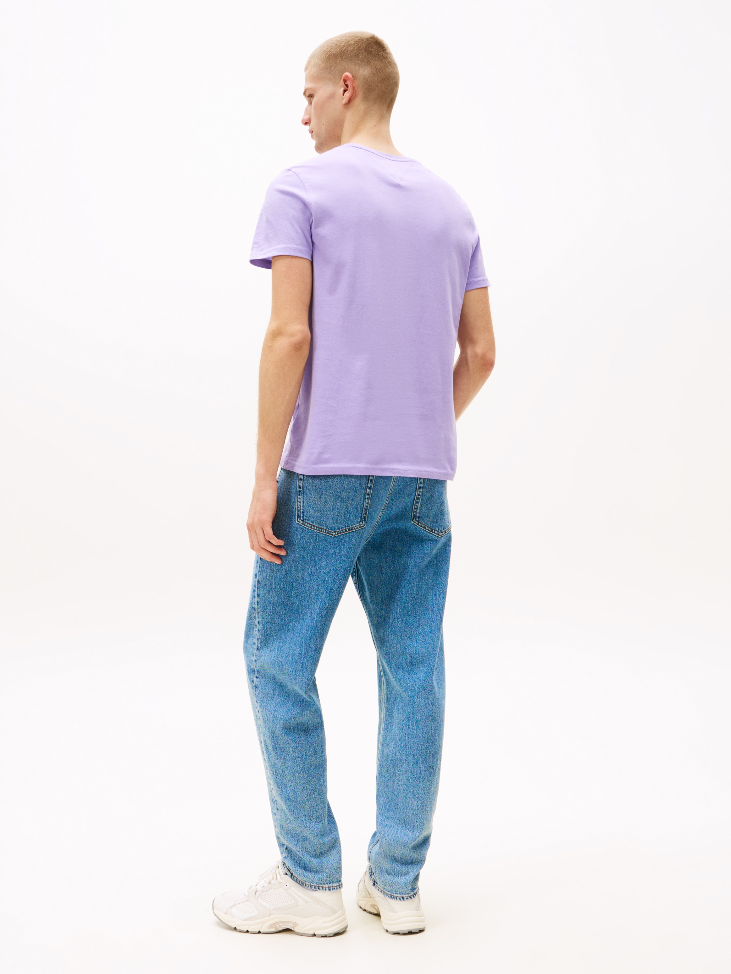 Tommy Jeans T-Shirt »TJM ESSENTIAL SOLID TEE«, mit Rundhalsausschnitt und dezenter Logo-Flag