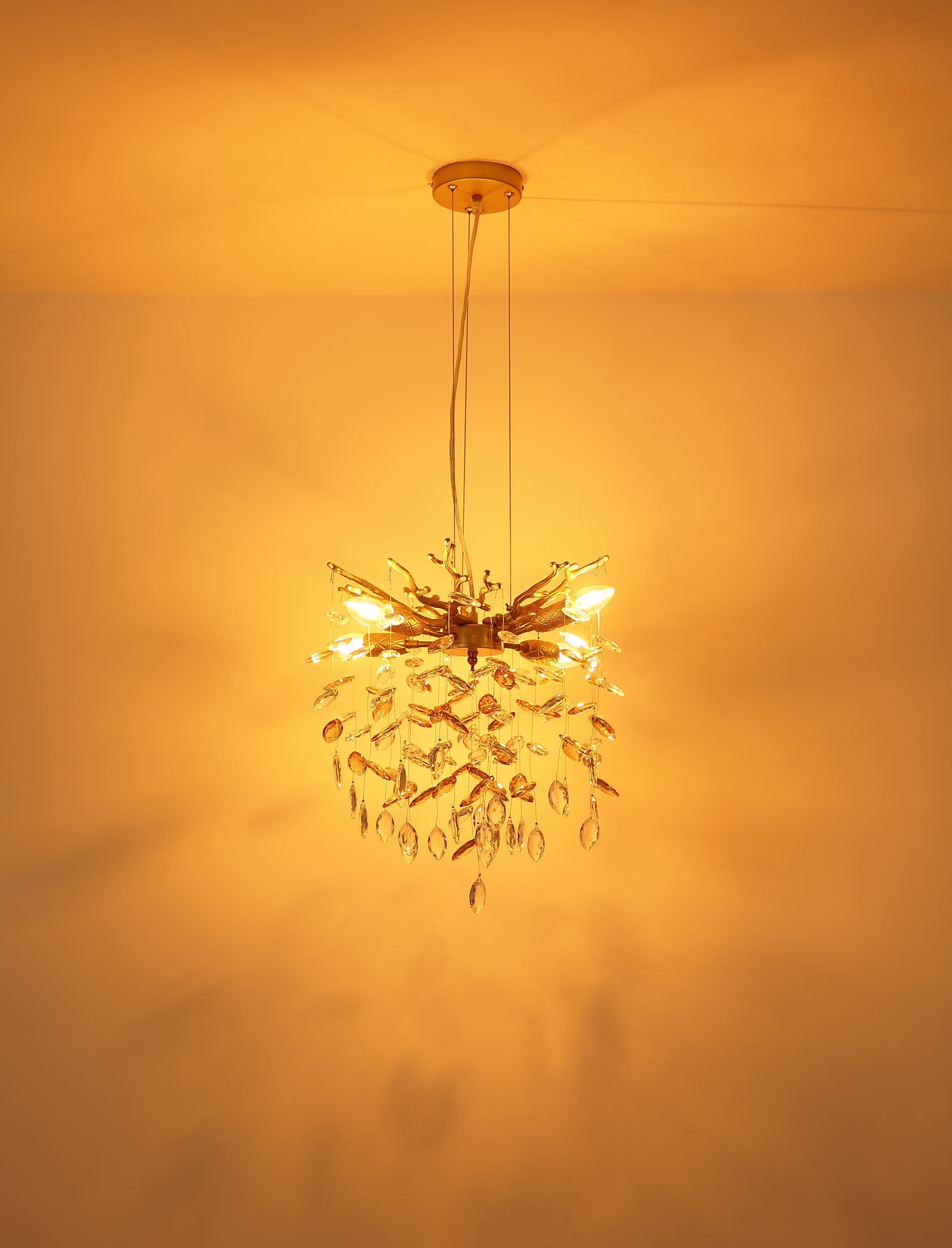 GLOBO LIGHTING Hängeleuchte »QUEENA« E14 1 Stk. Goldfarbener Luster mit Glaskristallen amber, Höhe kürzbar