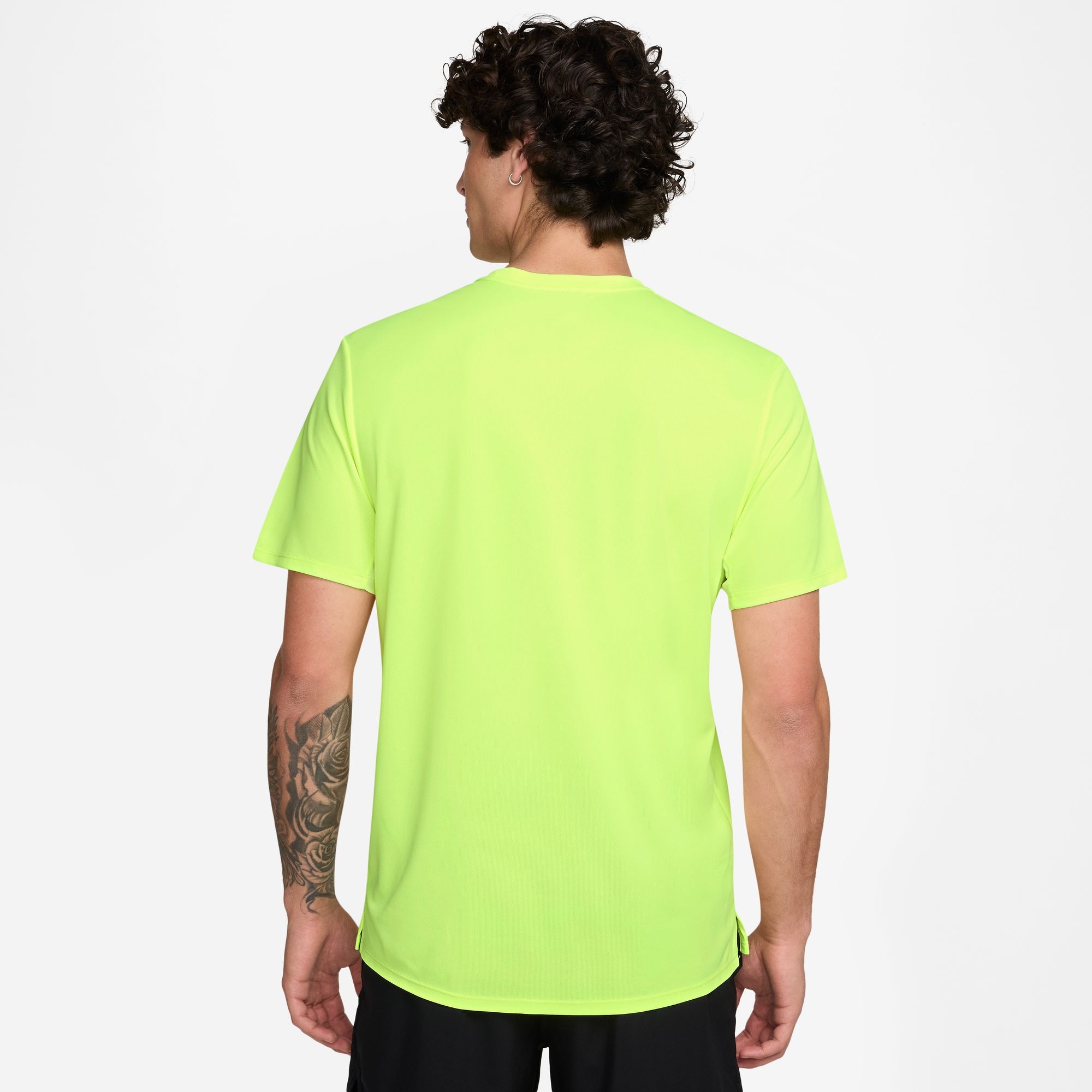 Nike Laufshirt »M NK DF UV MILER SS« sportlicher Schnitt, mit kurzen Ärmeln, mit reflektierenden Details