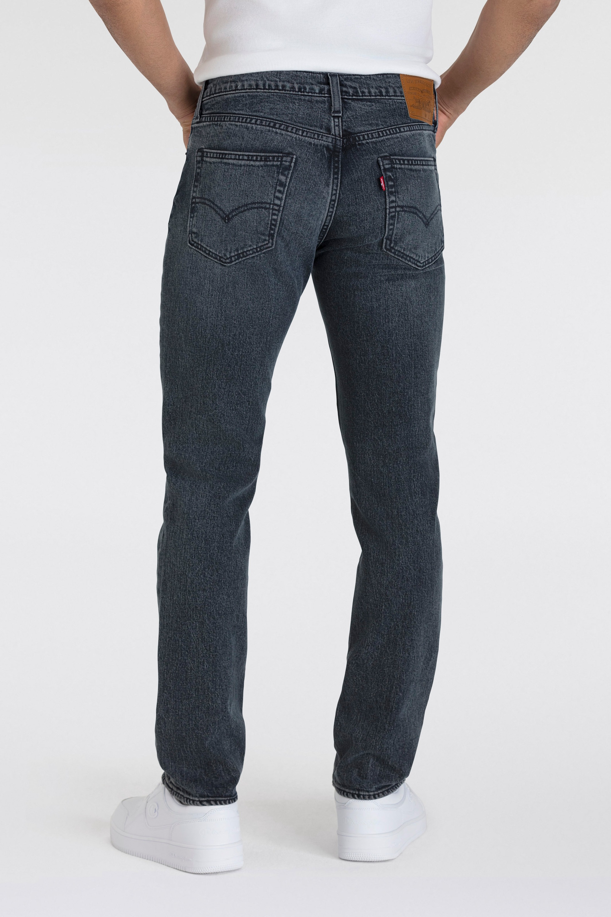 Levis "512 Slim Taper Fit" mit Markenlabel günstig online kaufen