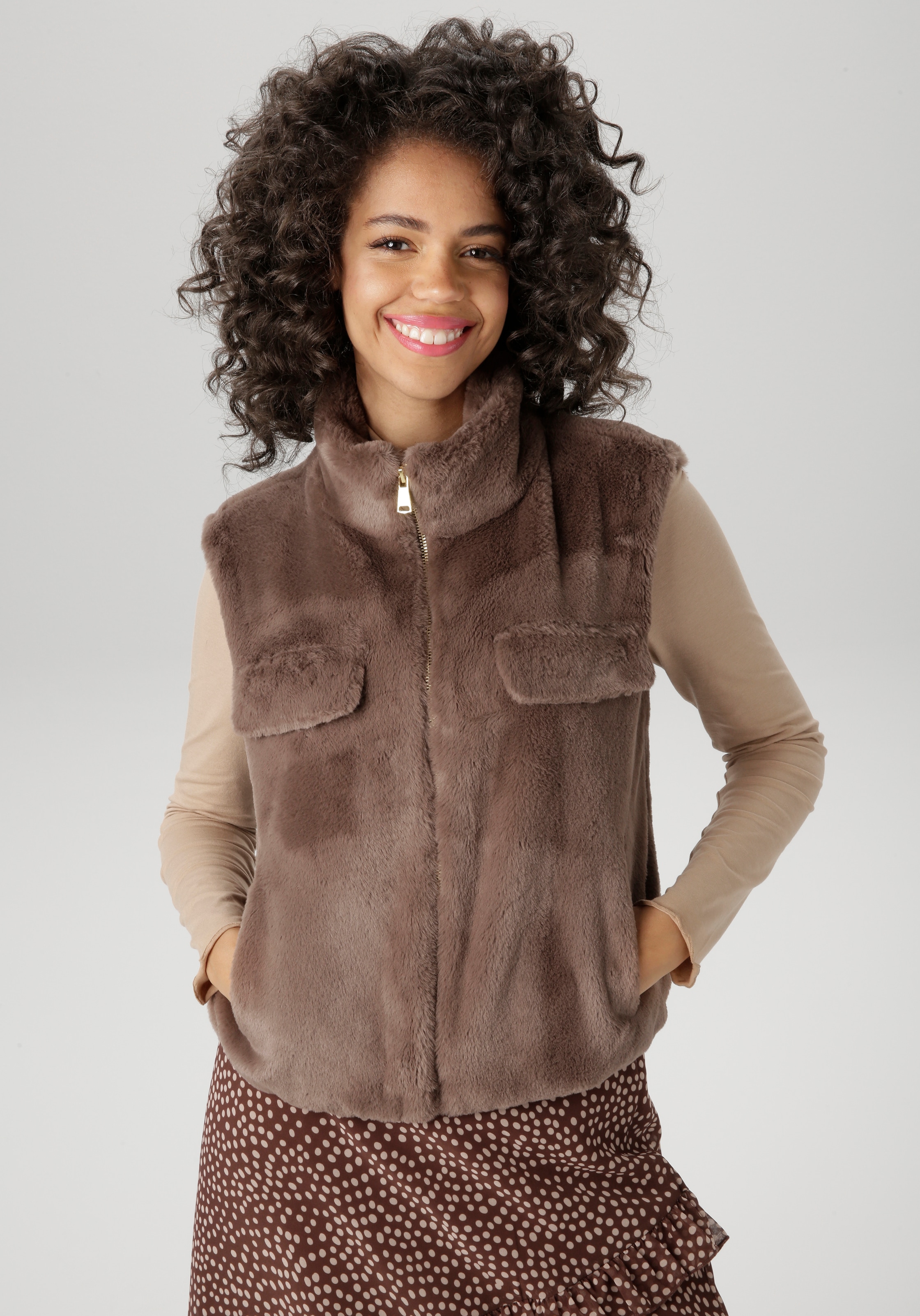 Aniston CASUAL Plüschweste in trendiger Farbpalette günstig online kaufen