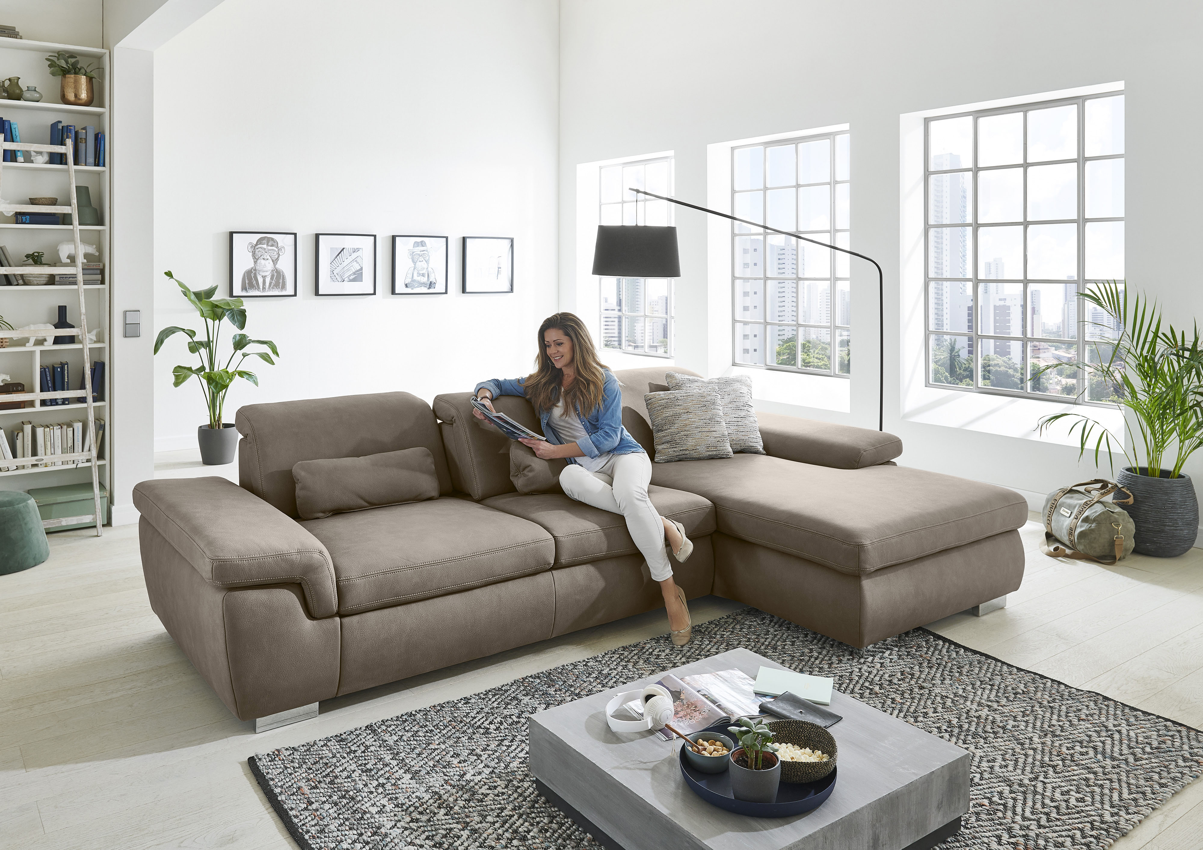 Die PlanBar Ecksofa "MP-IN17041 L-Form, Breite 325 cm" Sitztiefenverstellung, optional Kopfteilverstellung & Schlaffunktion