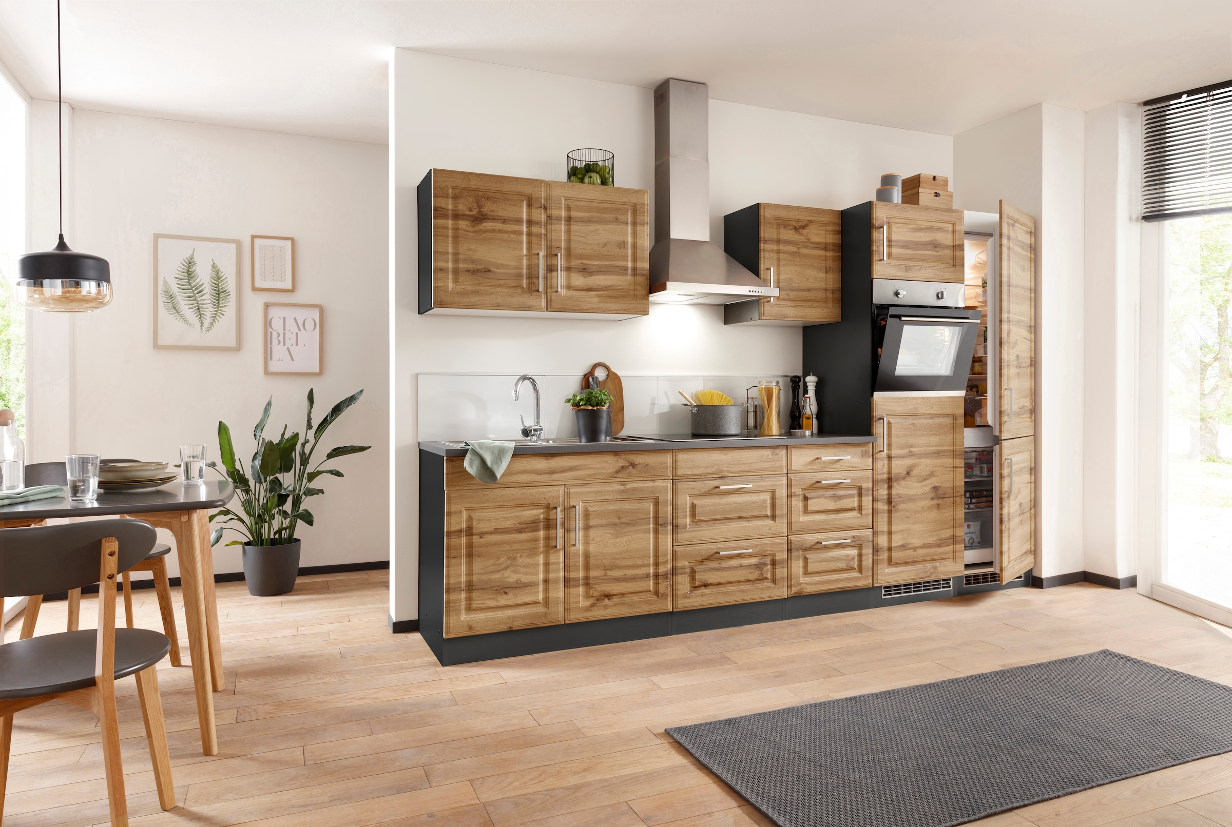 HELD MÖBEL Küchenzeile »Stockholm«, Breite 330 cm, mit hochwertigen MDF Fronten im Landhaus-Stil