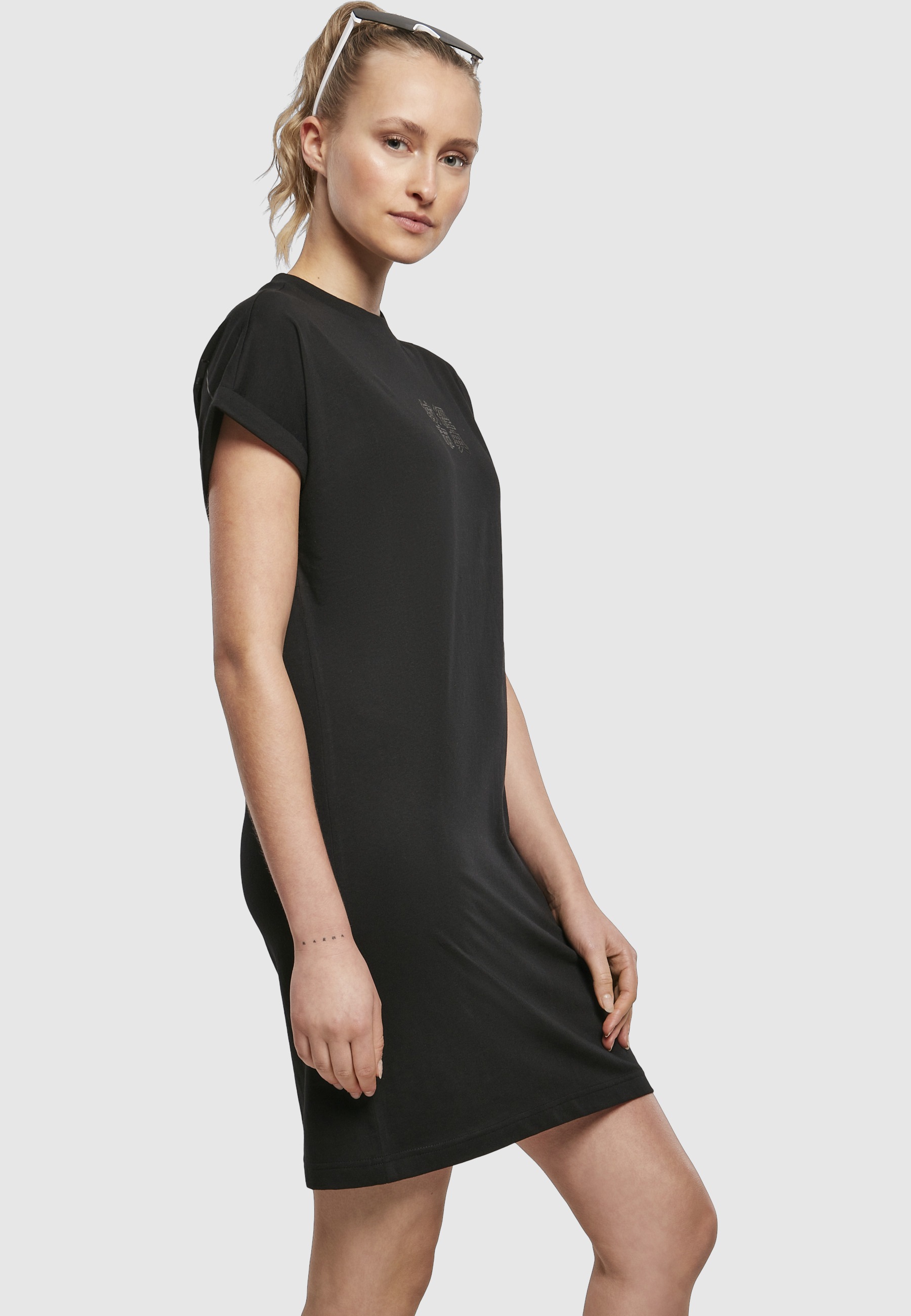 URBAN CLASSICS Shirtkleid »Urban Classics Damen Ladies Cut On Sleeve Printed Tee Dress« 1 Stk. tlg.