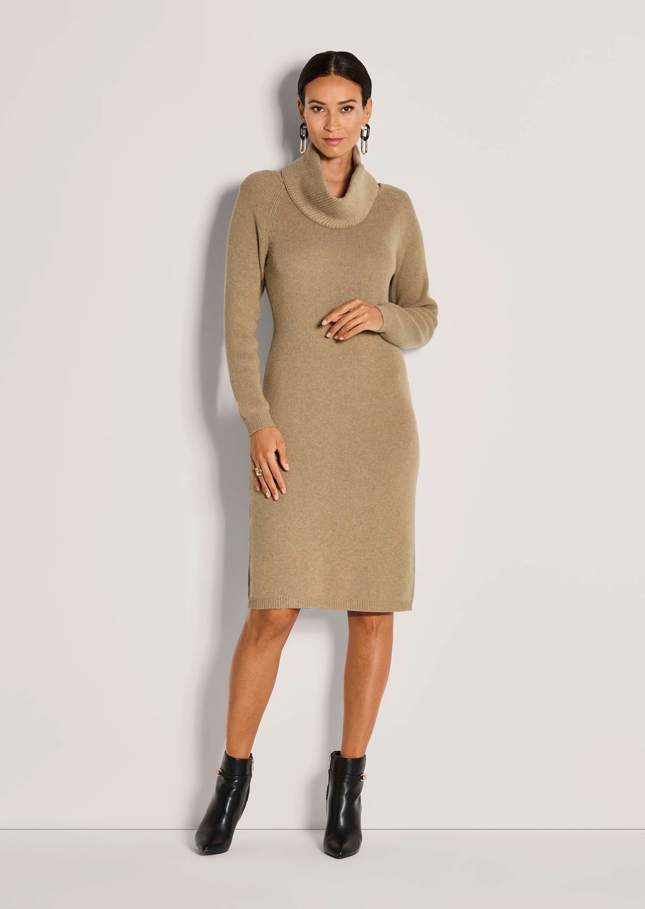 MADELEINE Strickkleid "Strickkleid Elegantes Kleid mit abnehmbarem Kragen" günstig online kaufen