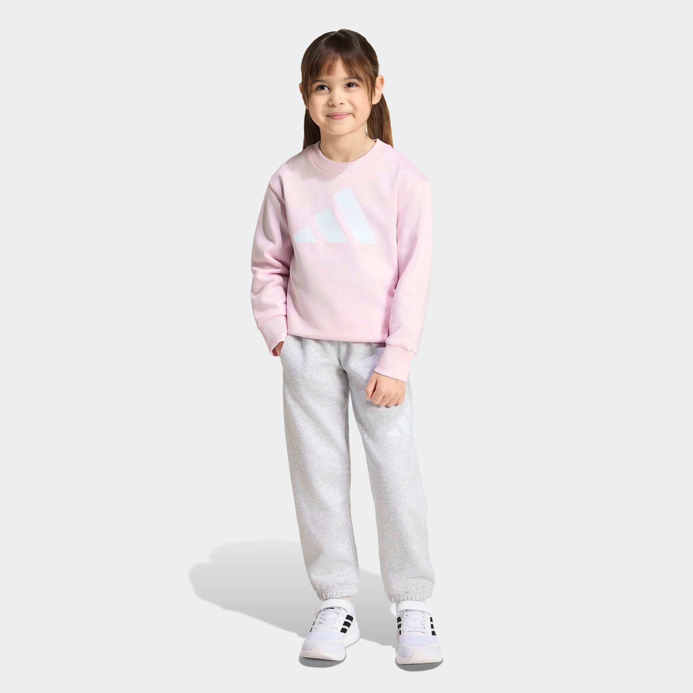 adidas Sportswear Trainingsanzug »ESSENTIALS KIDS« 2 Trainingsanzug für Kinder, zweiteilig, sportlicher Stil, zum Laufen