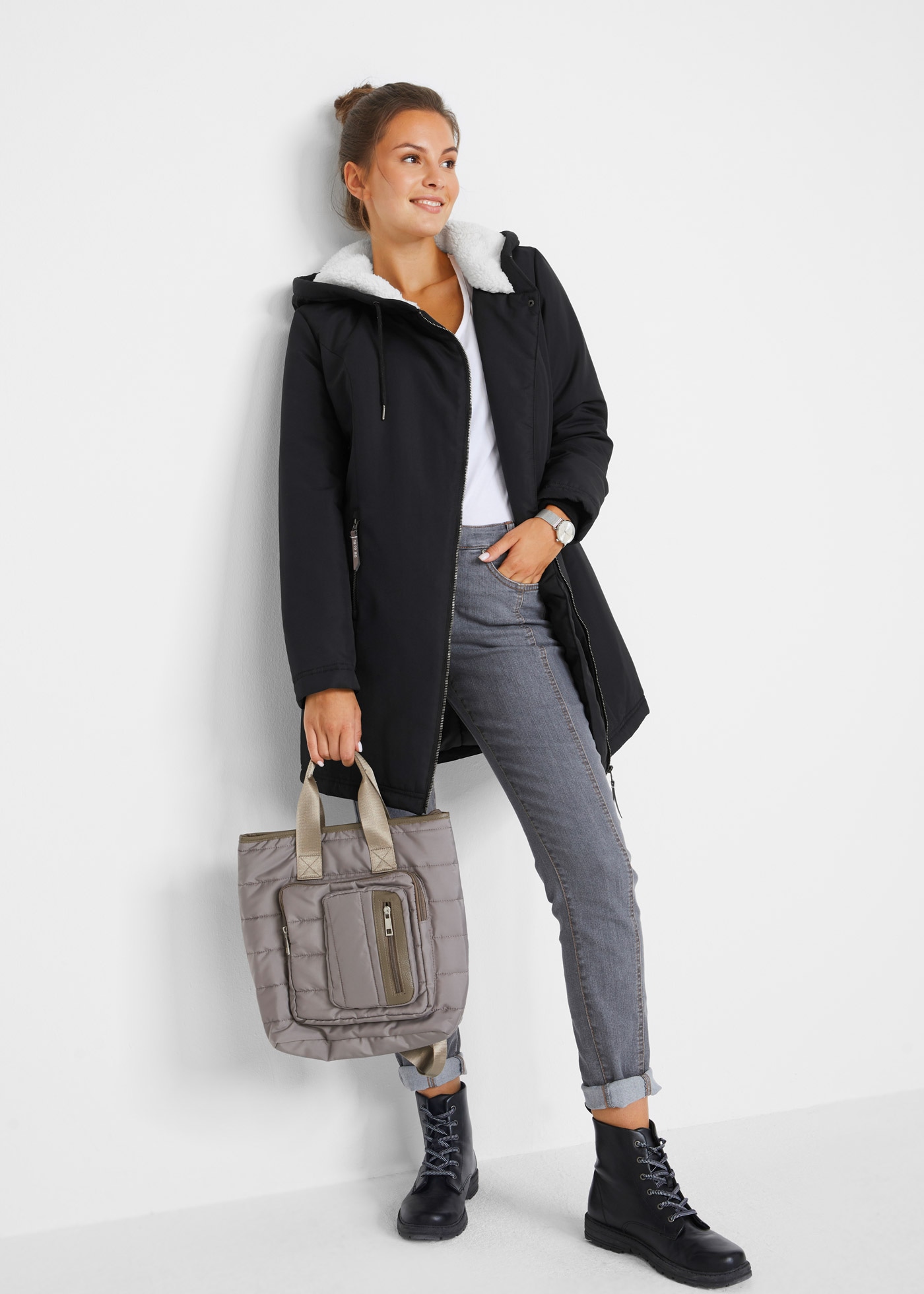 bonprix Allwetterjacke mit Kapuze mit Kapuze und asymmetrischem Reißverschluss