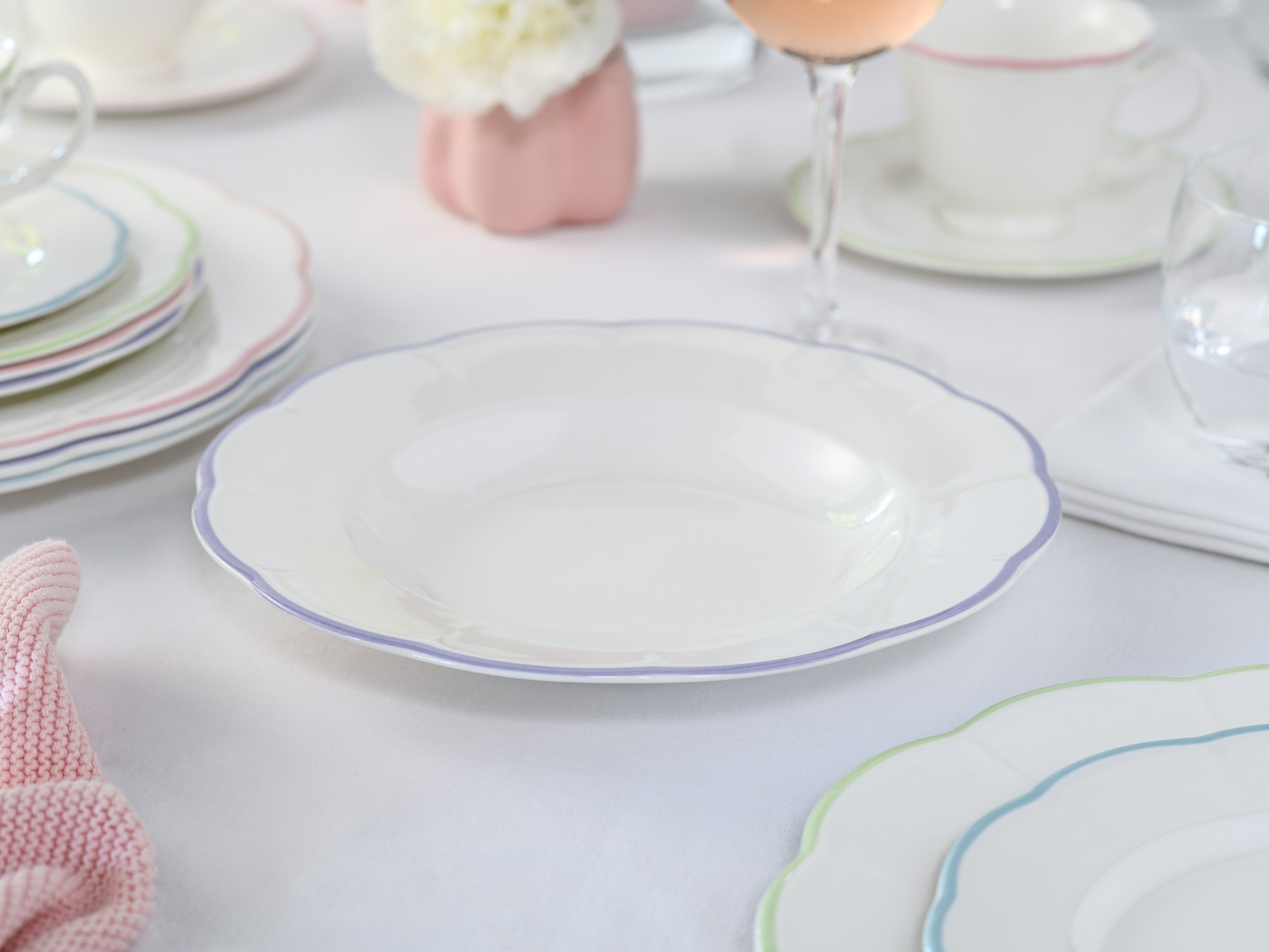 CreaTable Kombiservice »Florine Bunt, Service 20-tlg.« Elegant, Klassische Form, Zart gewellte Ränder