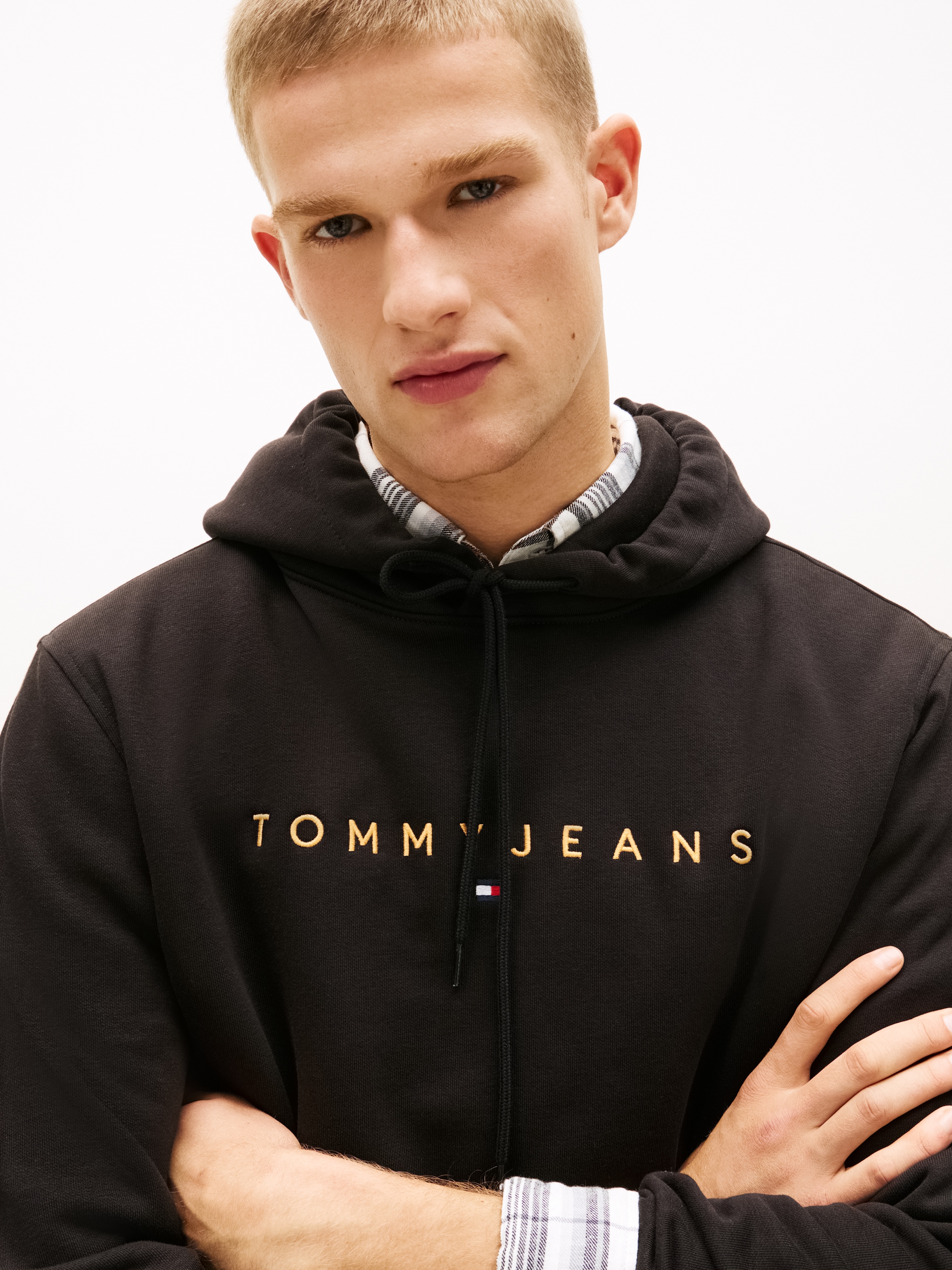 Tommy Jeans Hoodie »TJM REGULAR LINEAR LOGO HOODIE EXT«, mit Logo-Stickerei
