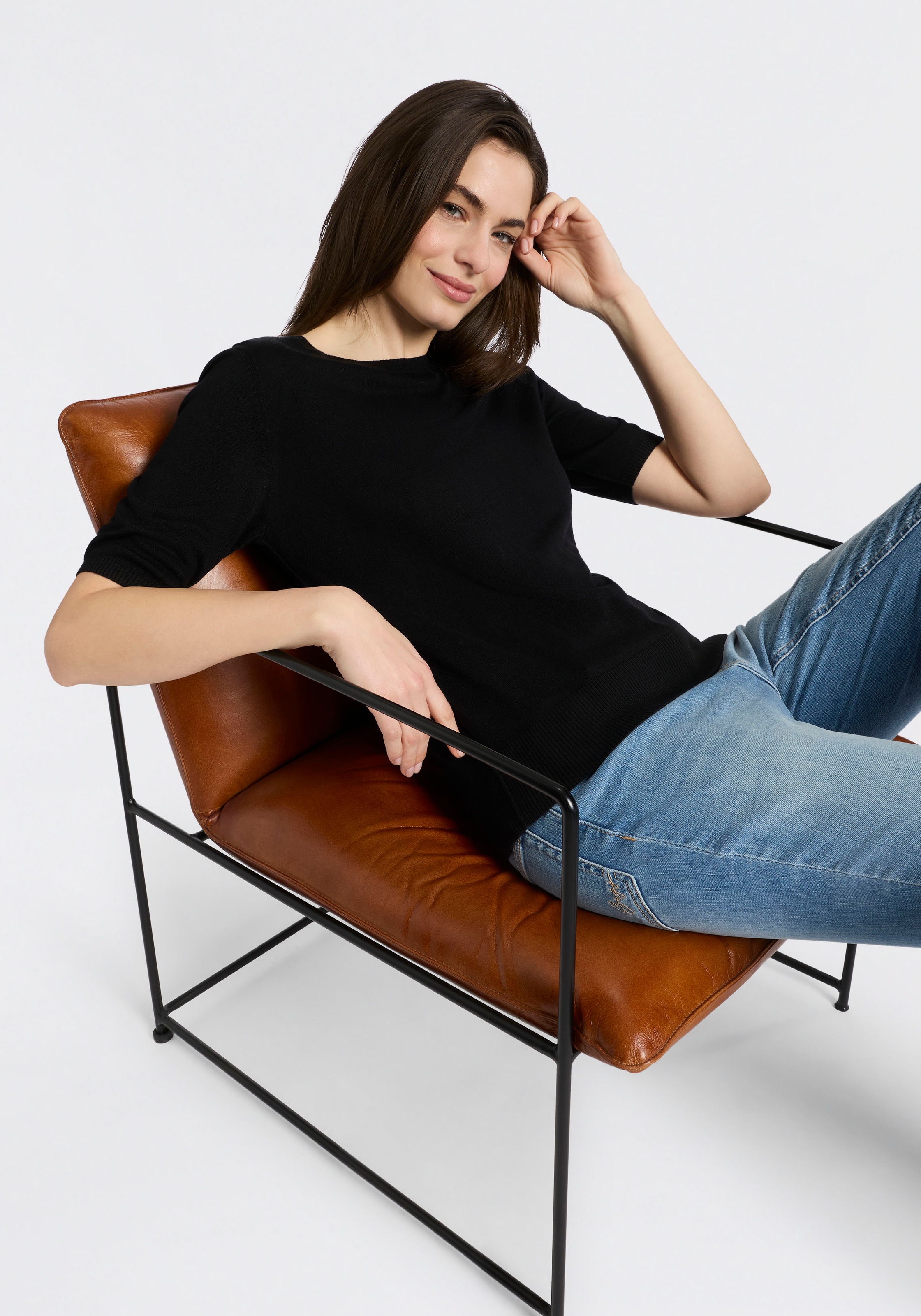 Kurzarmpullover BOSS ORANGE "Fiaffu Premium Damenmode", Damen, Gr. S, schwarz 001, Feinstrick, Obermaterial: 60% Viskose, 35% Polyacryl, 5% Kaschmir, unifarben, regular fit normal, Rundhals, Rippstrickbündchen, Pullover, mit Lochmuster, Kaschmir-Anteil 2