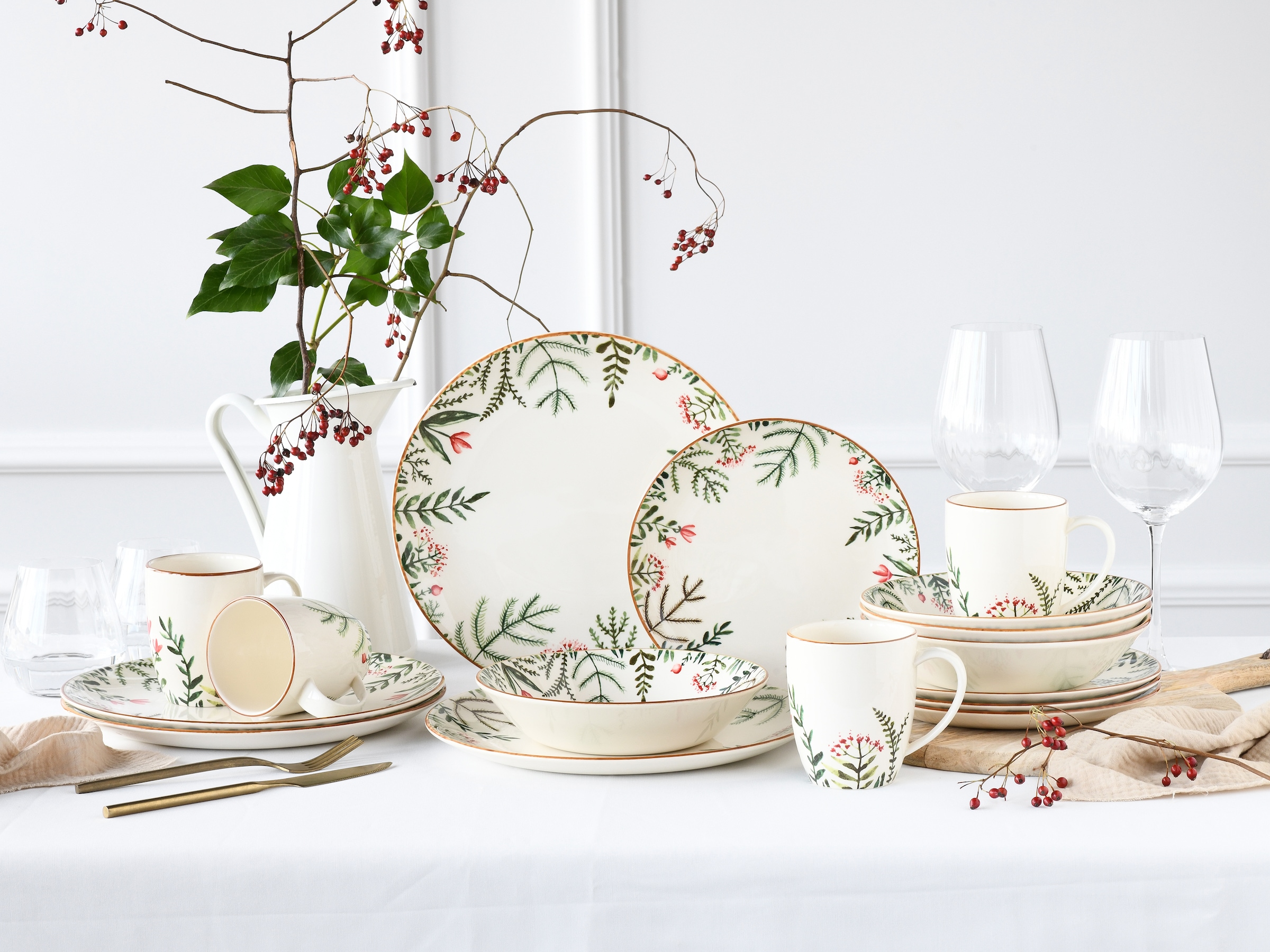 CreaTable Kombiservice »Geschirr-Set Greenery Leaves«, (Set, 16 tlg., Kaffeeservice und Tafelservice im Set, für 4 Personen), Service, traditionelles Blumen- und Farnmotiv, 16 Teile für 4 Personen