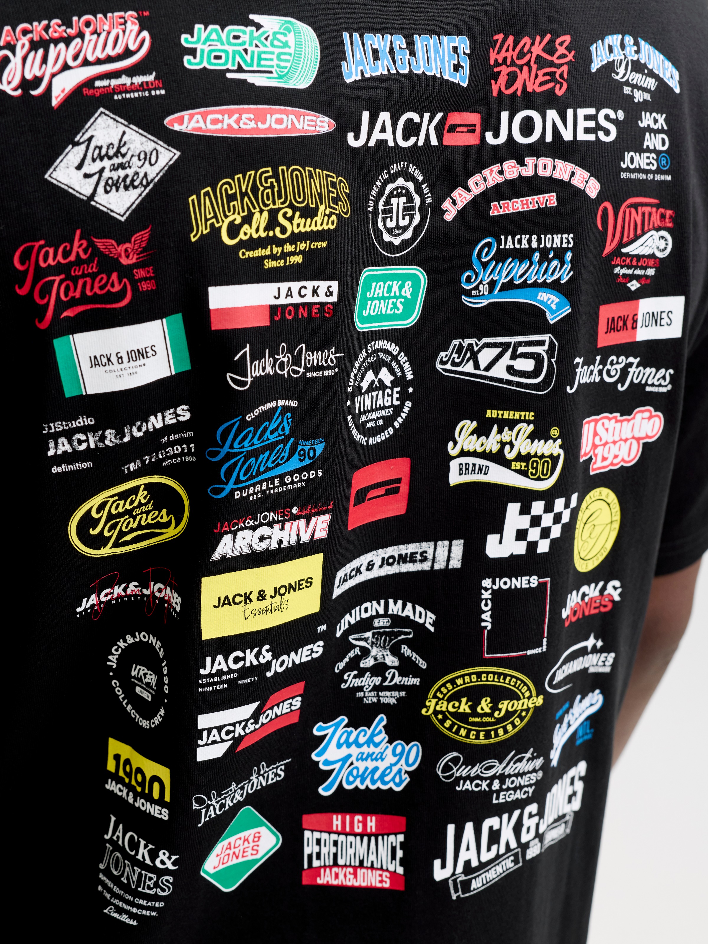 Jack & Jones T-Shirt »JJLEGACY TEE SS CREW NECK« Baumwolle, locker geschnitten
