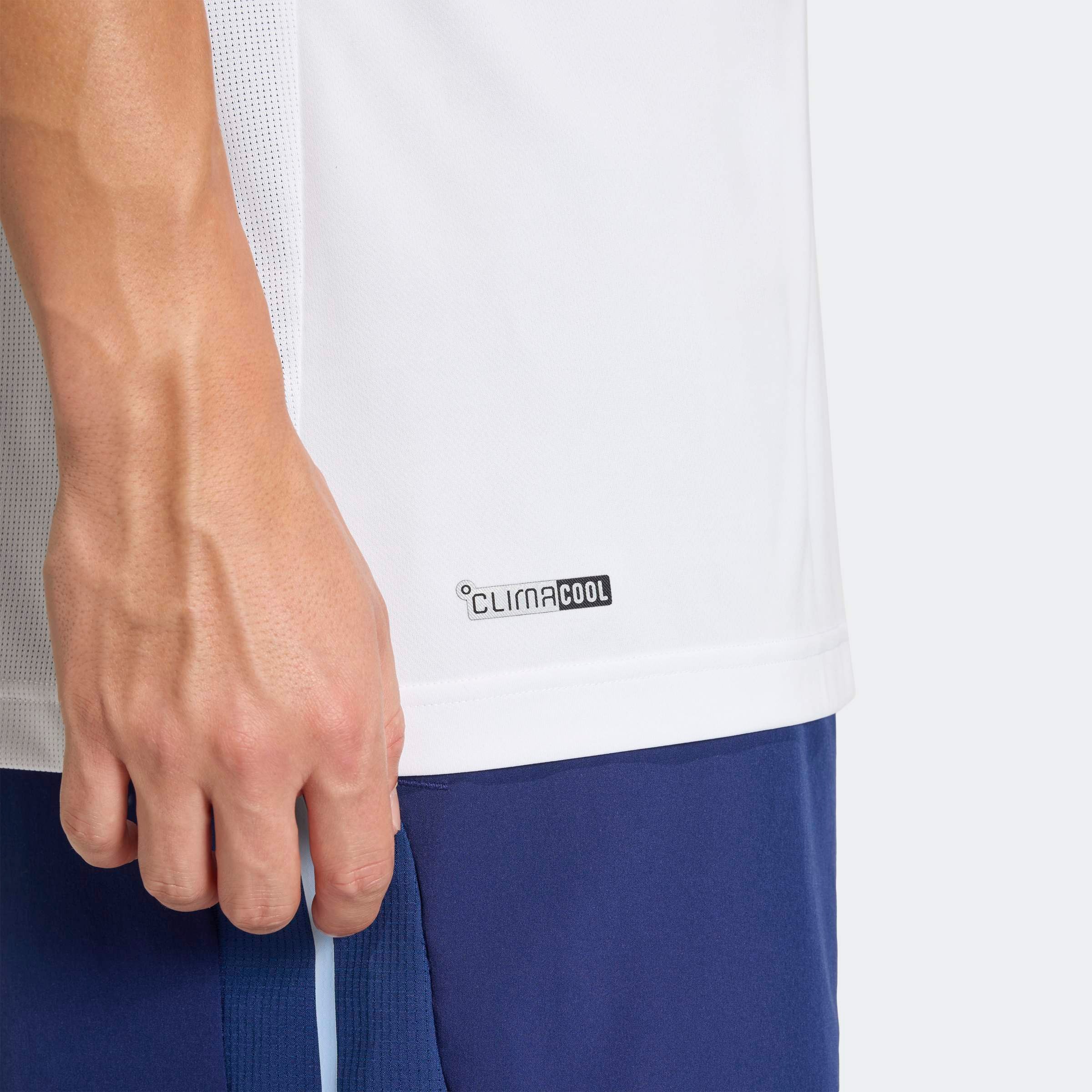 adidas Performance T-Shirt »TECH APPAREL« mit Rundhalsausschnitt, ohne Verschluss