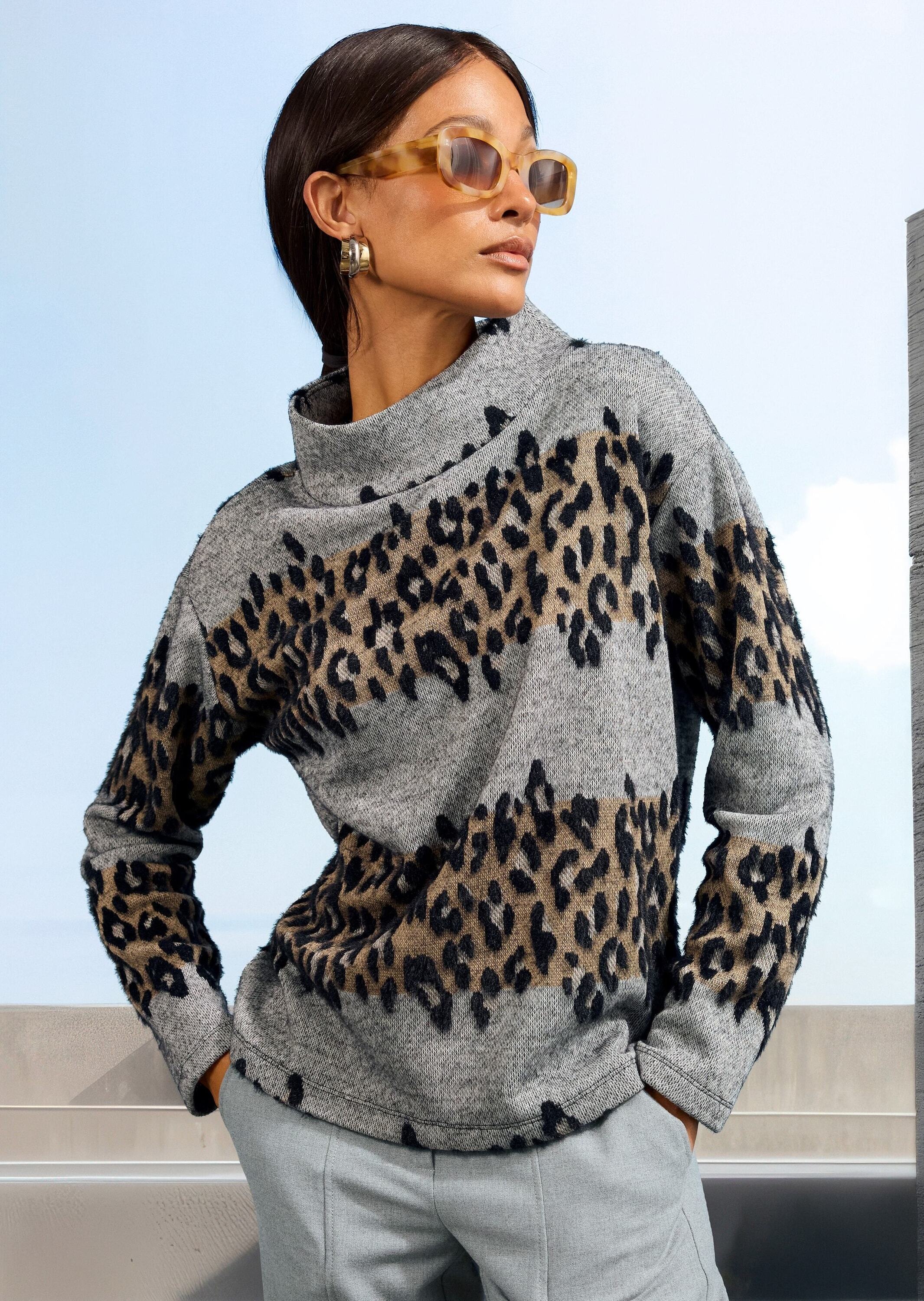 MADELEINE Langarmshirt »Sweatshirt Leo-Design Pullover mit Stehkragen«